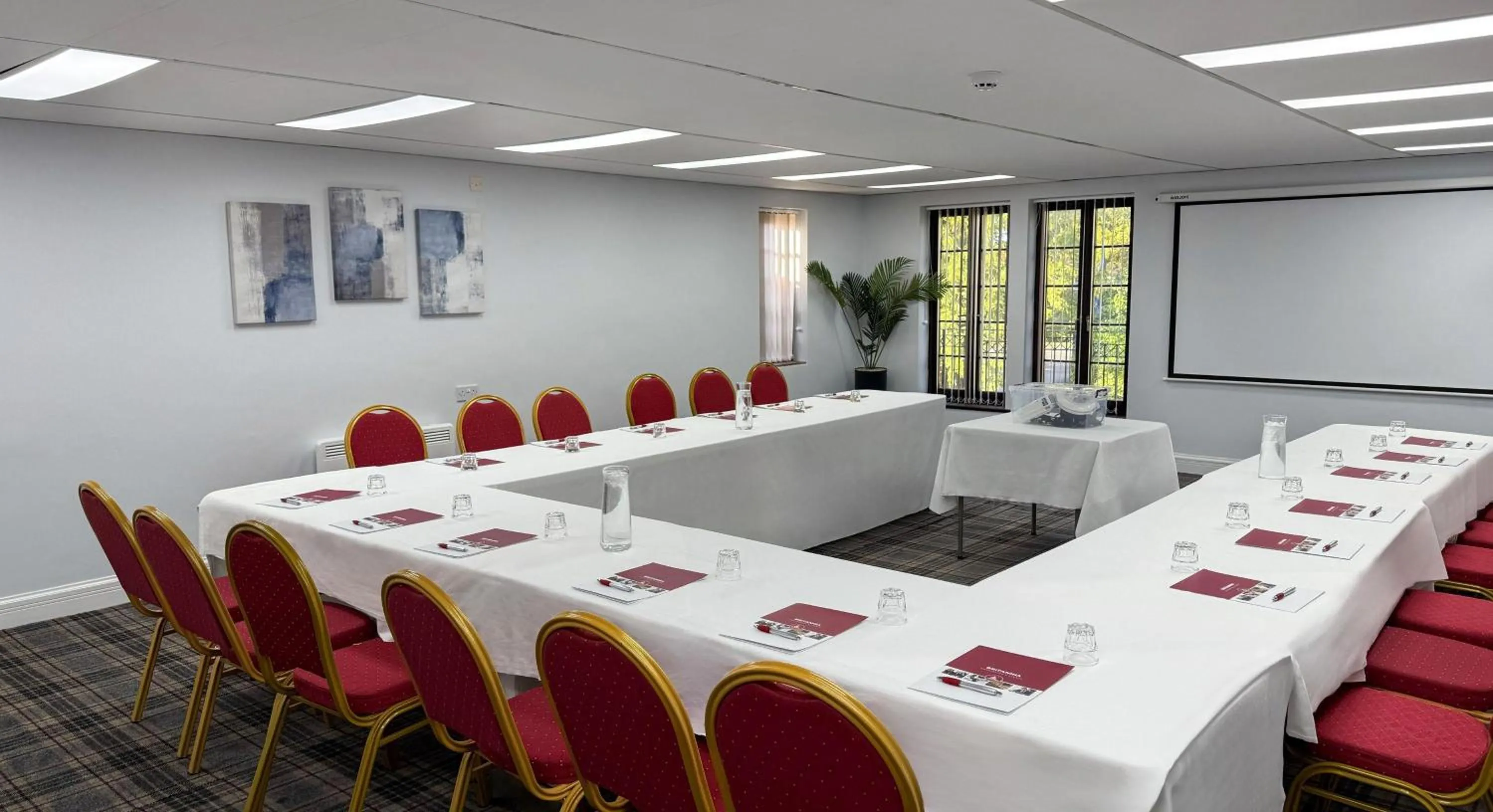 Meeting/conference room in Europa Gatwick Hotel