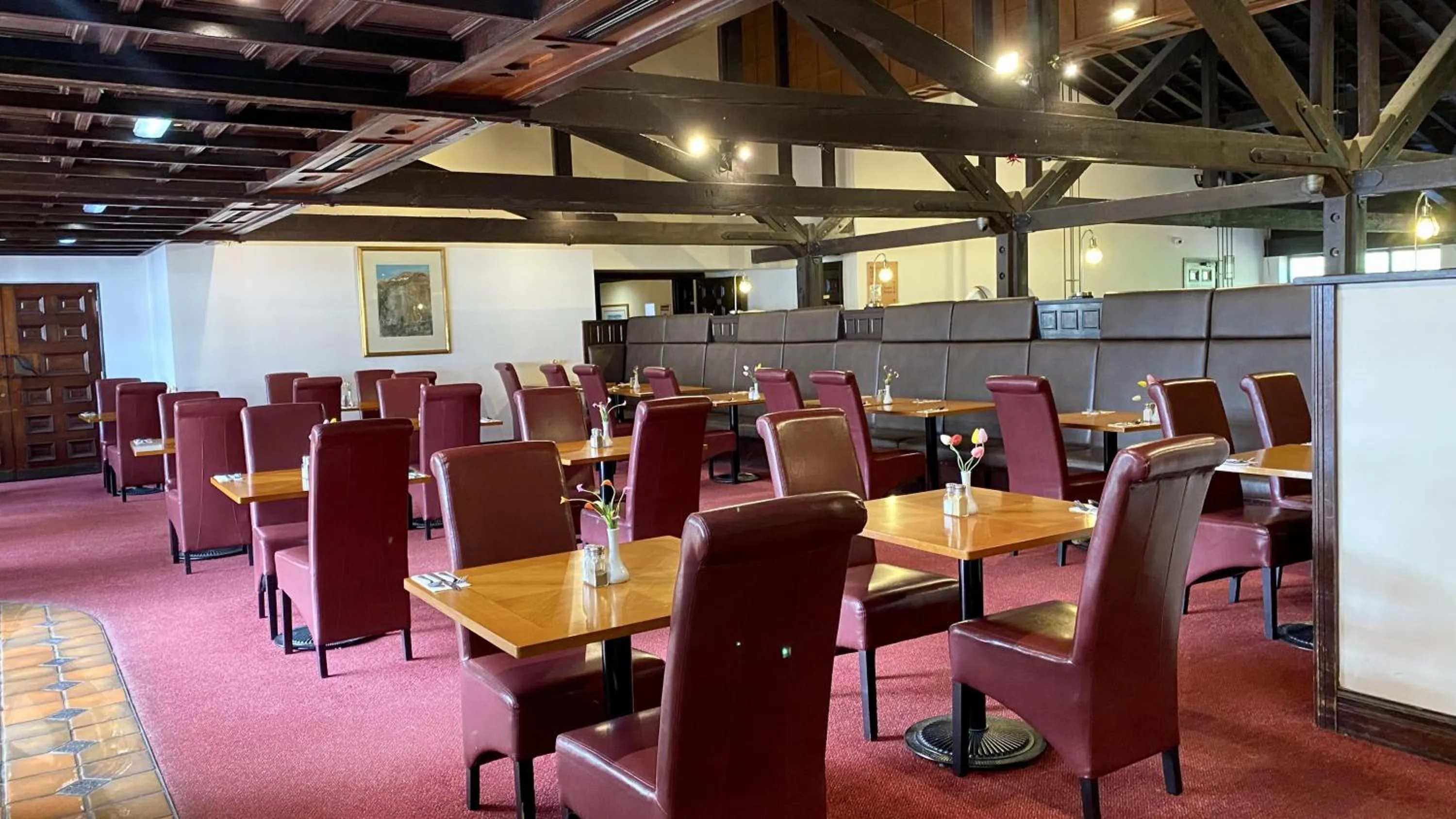 Restaurant/places to eat in Europa Gatwick Hotel
