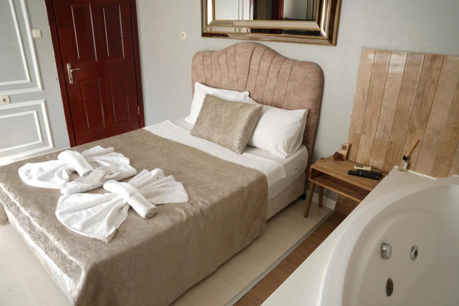 Bed in BUTTERFLY BOUTIQUE HOTEL AĞVA