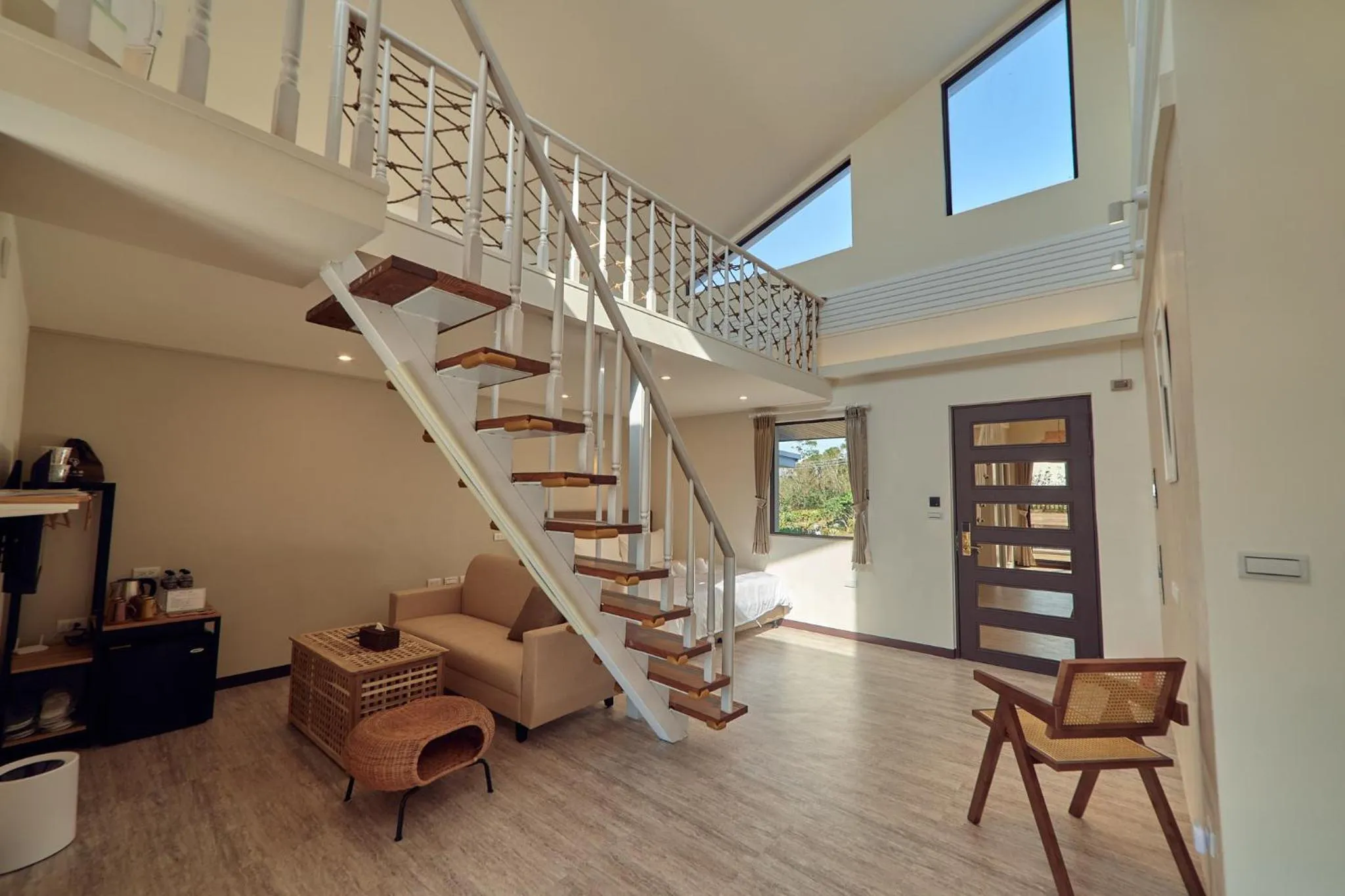 Photo of the whole room in Cliff Villa