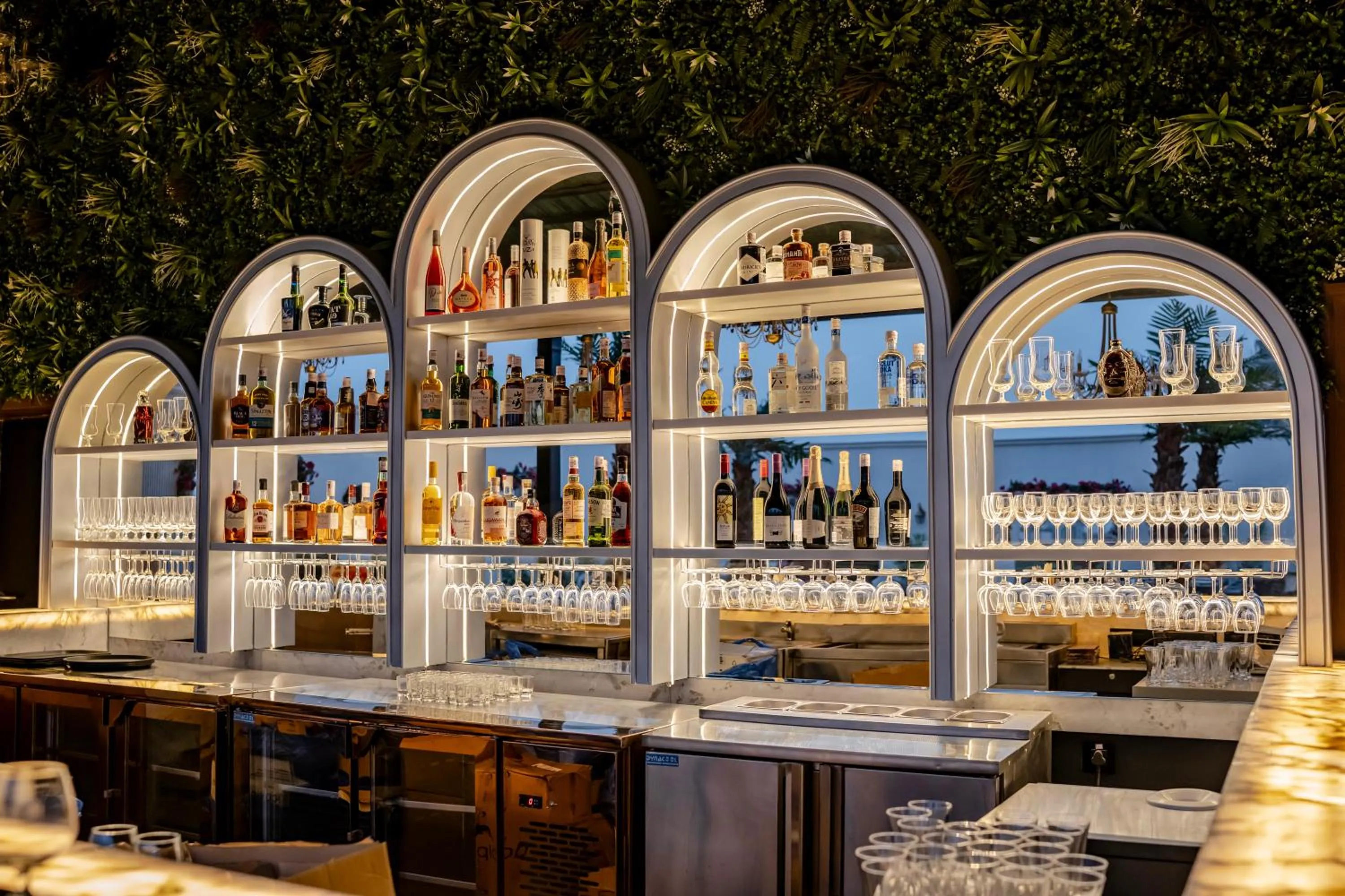 Restaurant/places to eat in M2 Square by Monday Premium