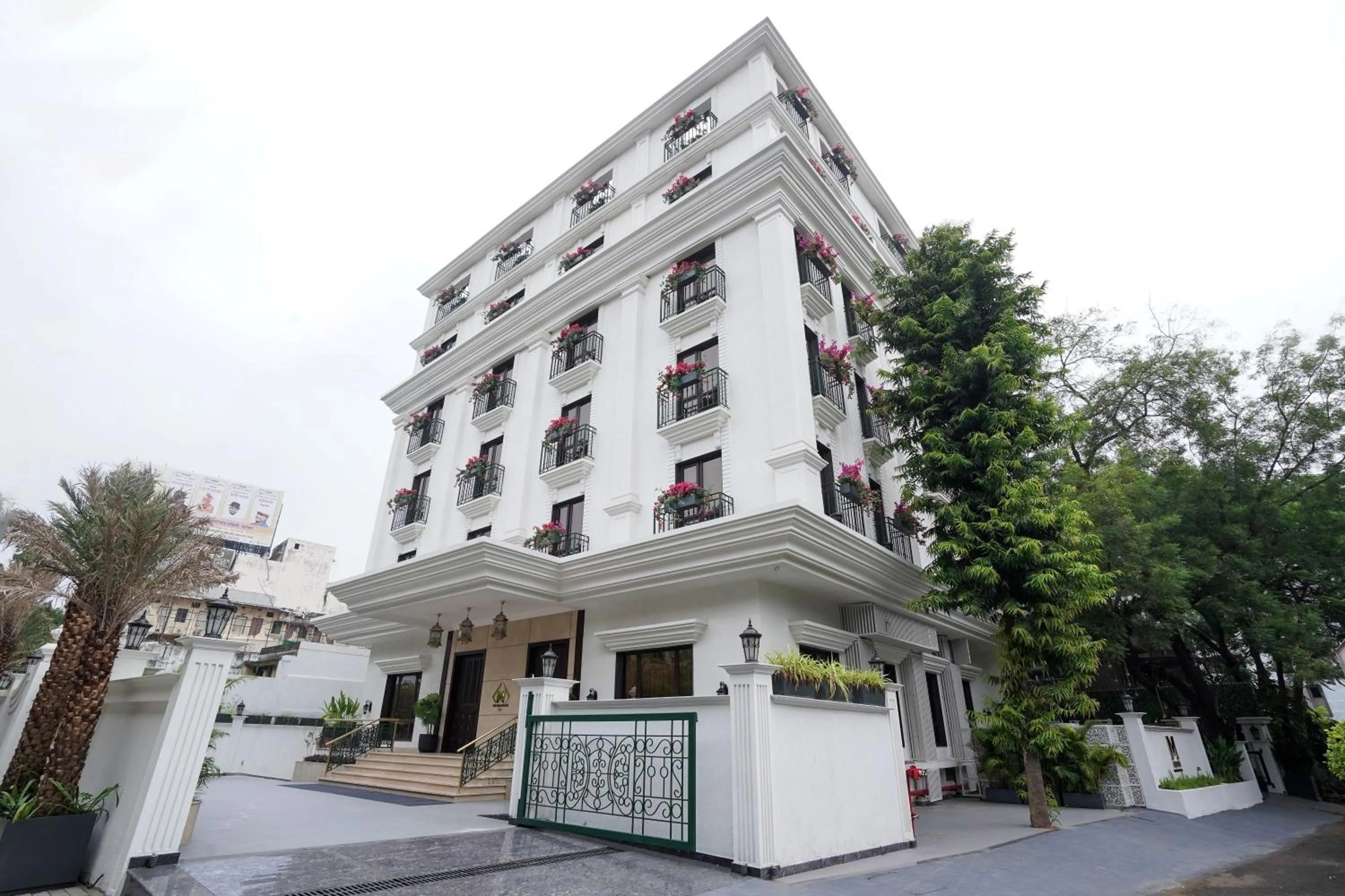 Facade/entrance in M2 Square by Monday Premium