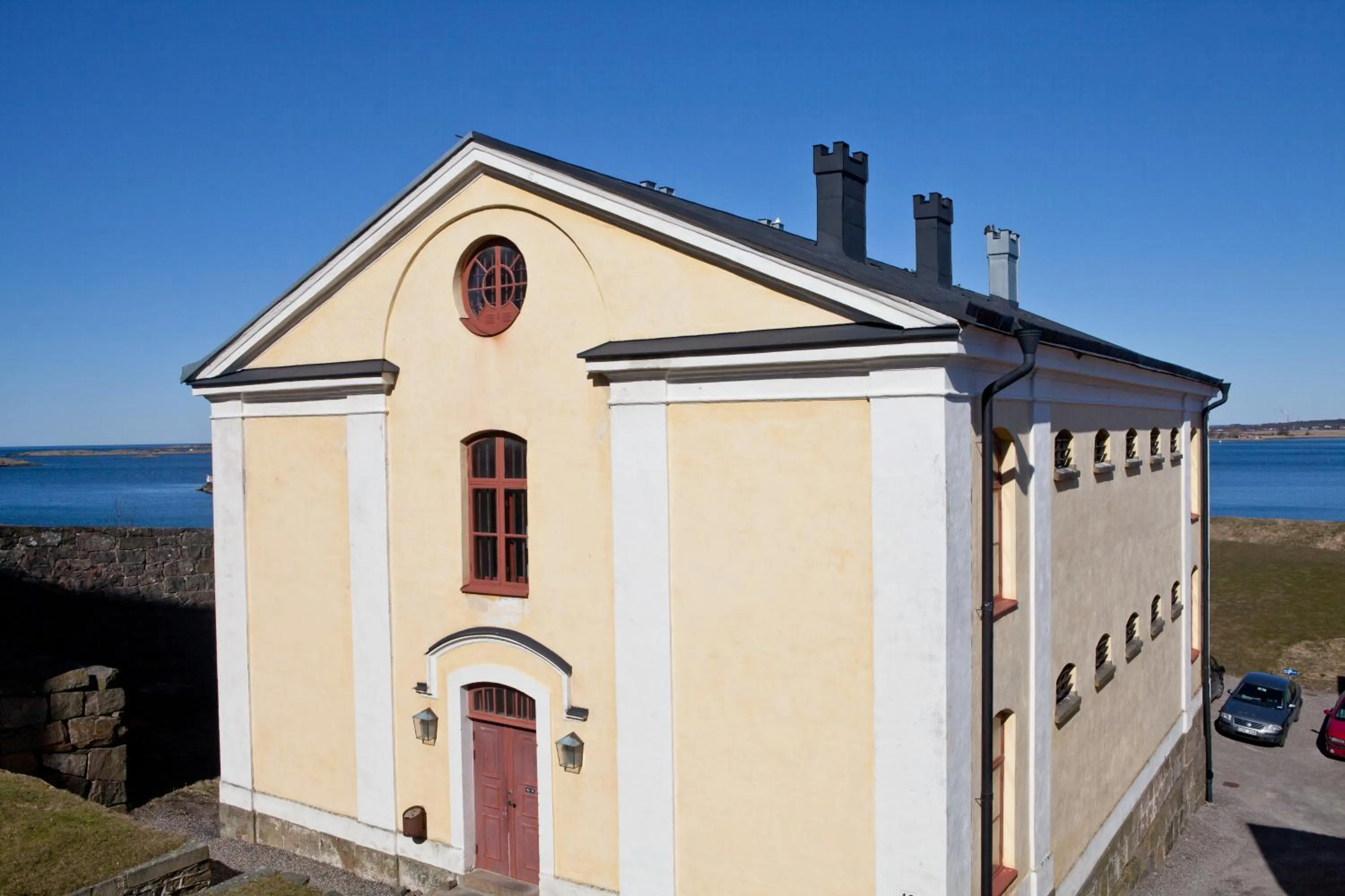 Facade/entrance in Fästningens