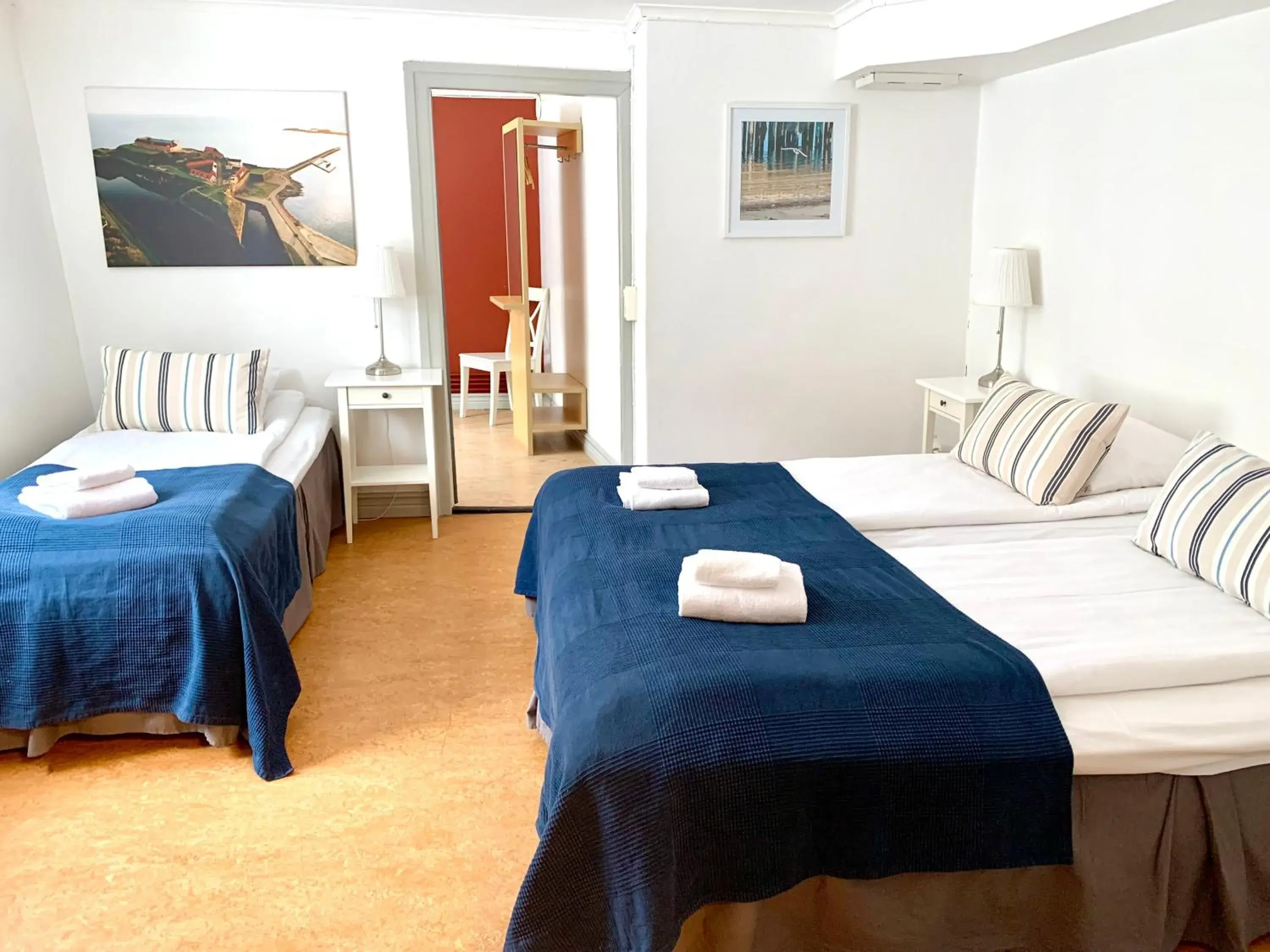 Triple Room with Private Toilet and Shared Shower in Fästningens Triple Room with Private Toilet and Shared Shower in Fästningens