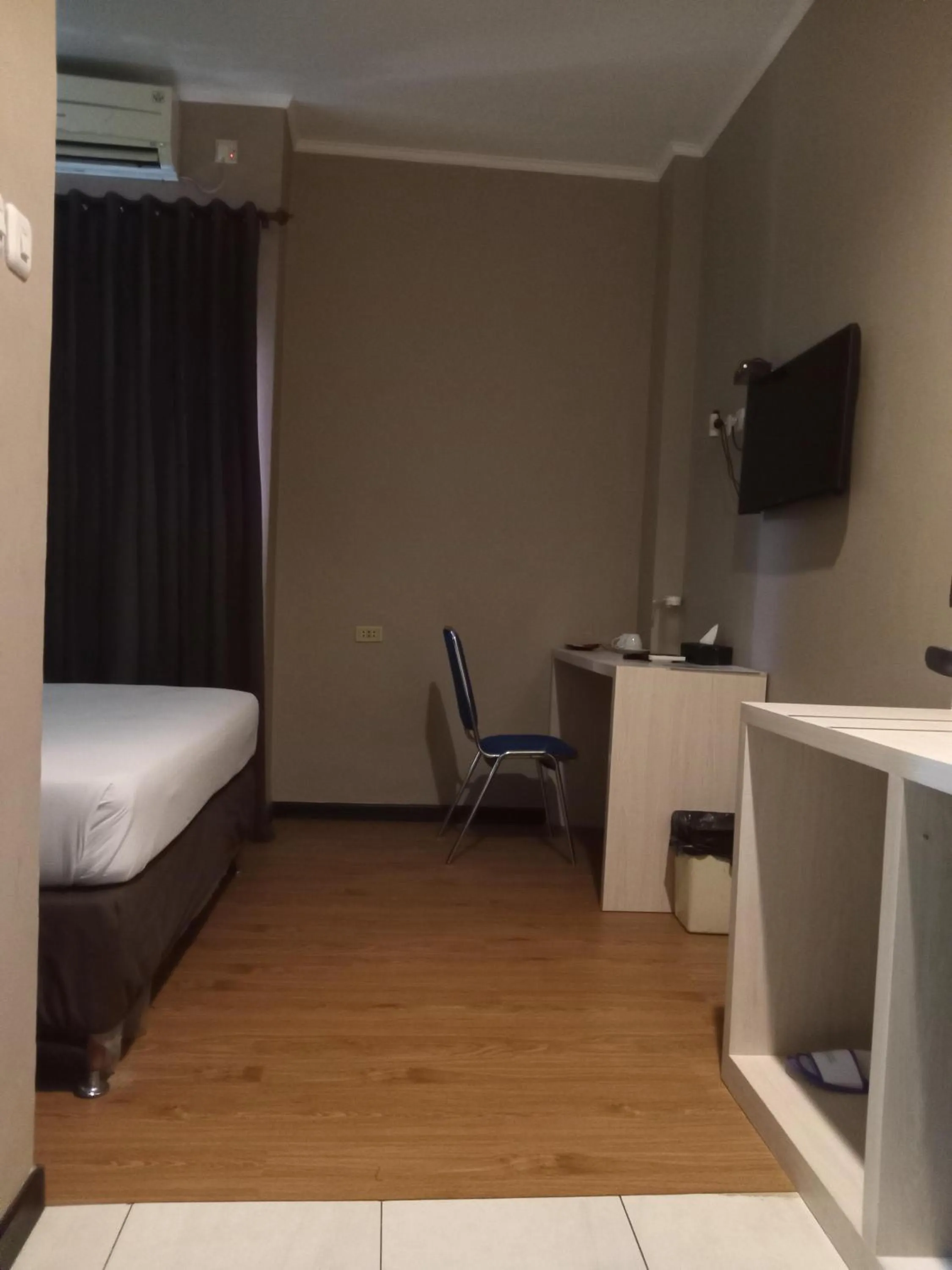 Communal lounge/ TV room in Violand Garden Hotel Samarinda