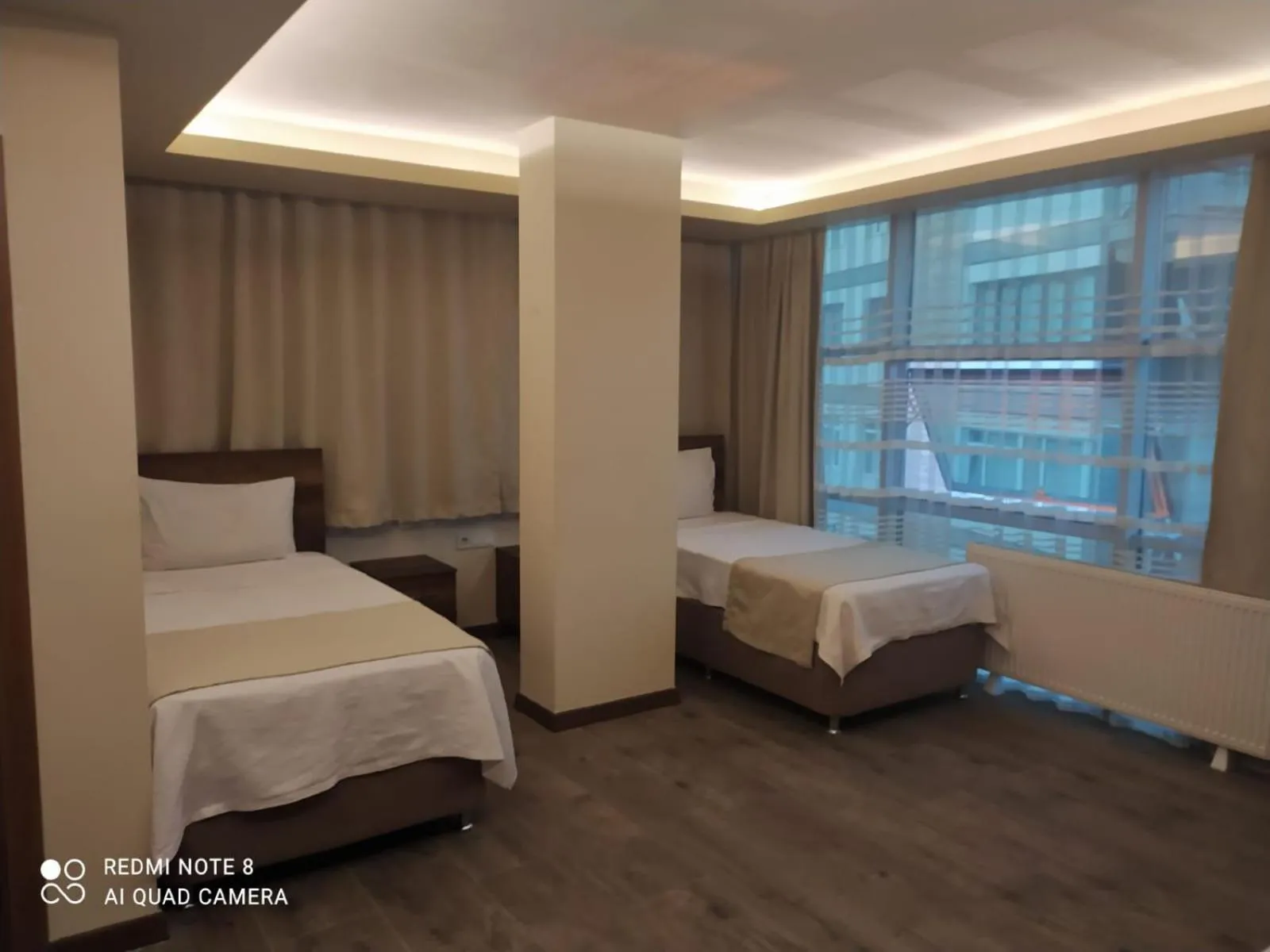 Bed in Center Room Otel