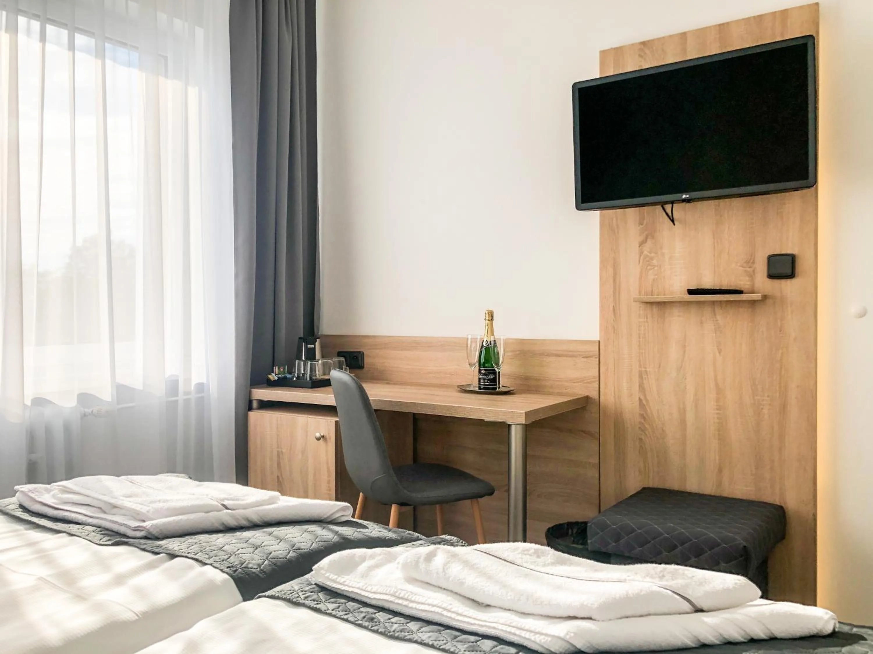 Photo of the whole room, Bed in Hotel Bobr