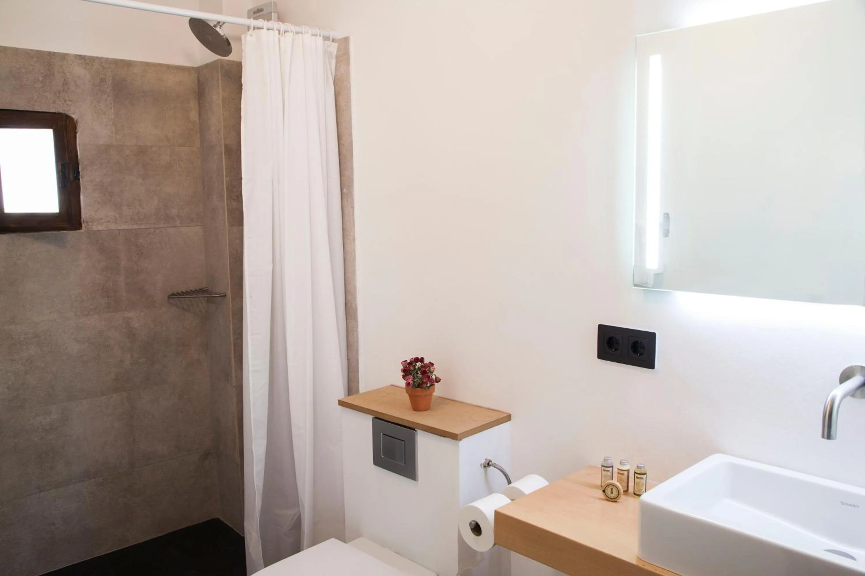 Bathroom in Lo Palauet de la Muralla