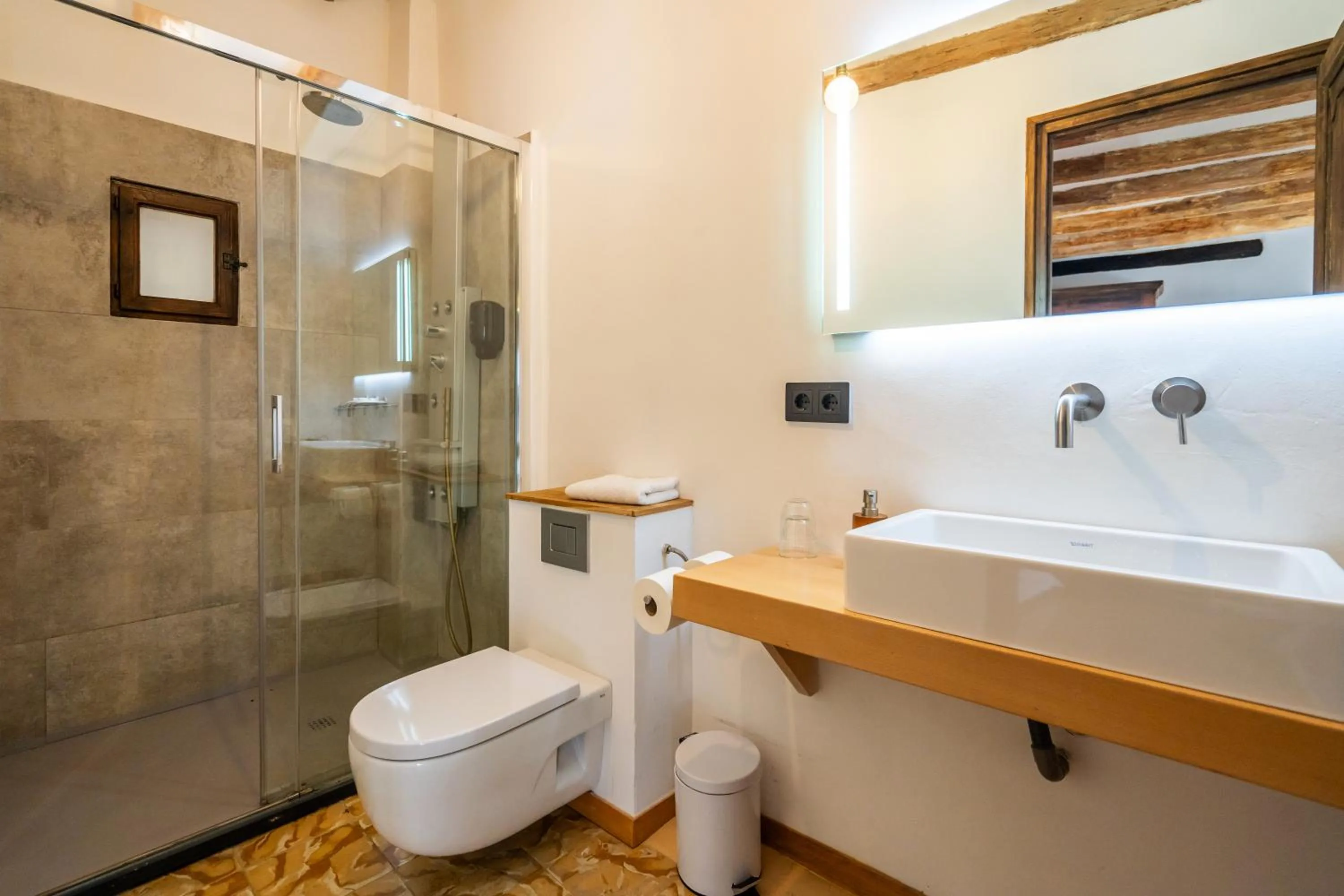 Lo Palauet de la Muralla