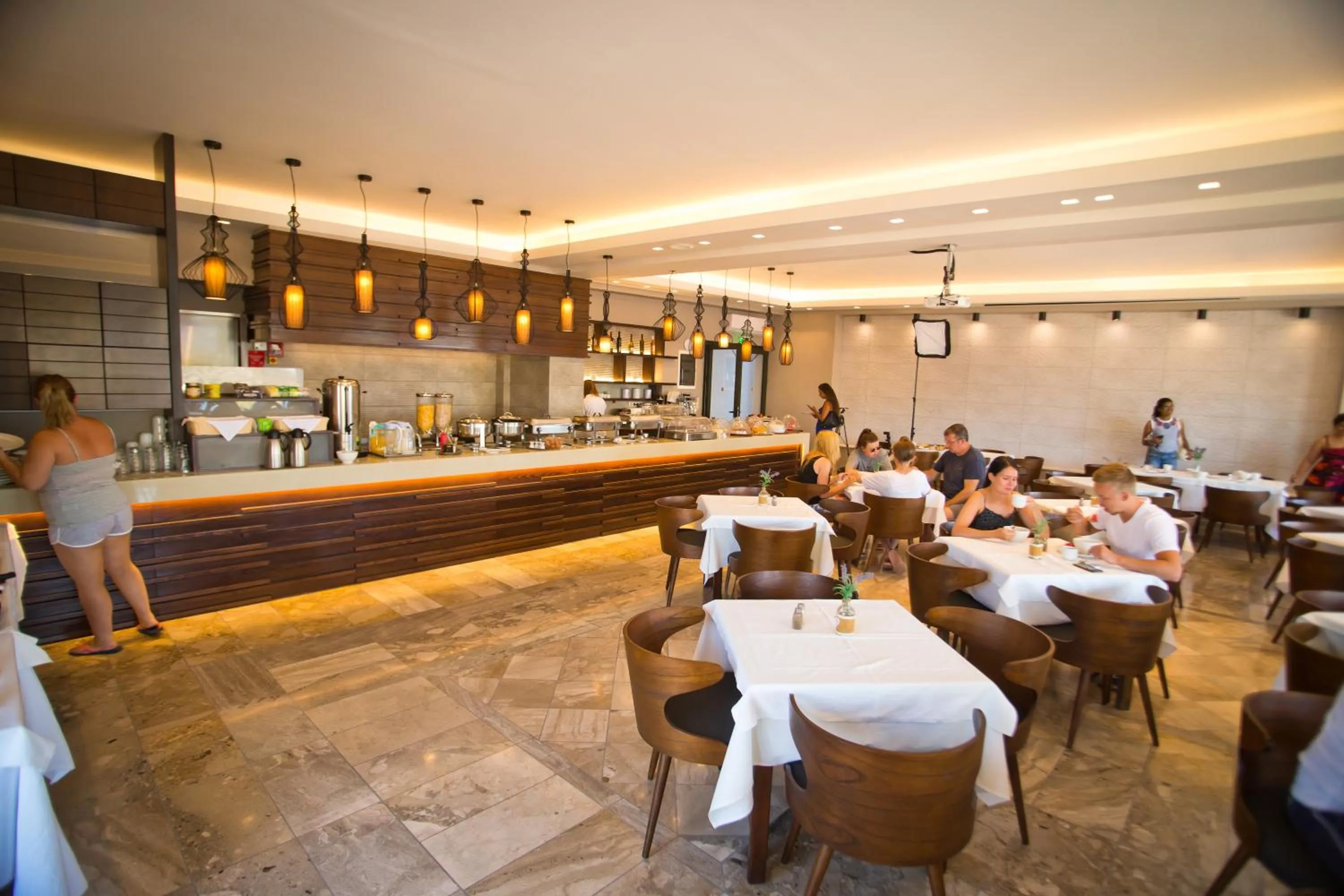 Restaurant/places to eat in Elena Village Hotel & Suites