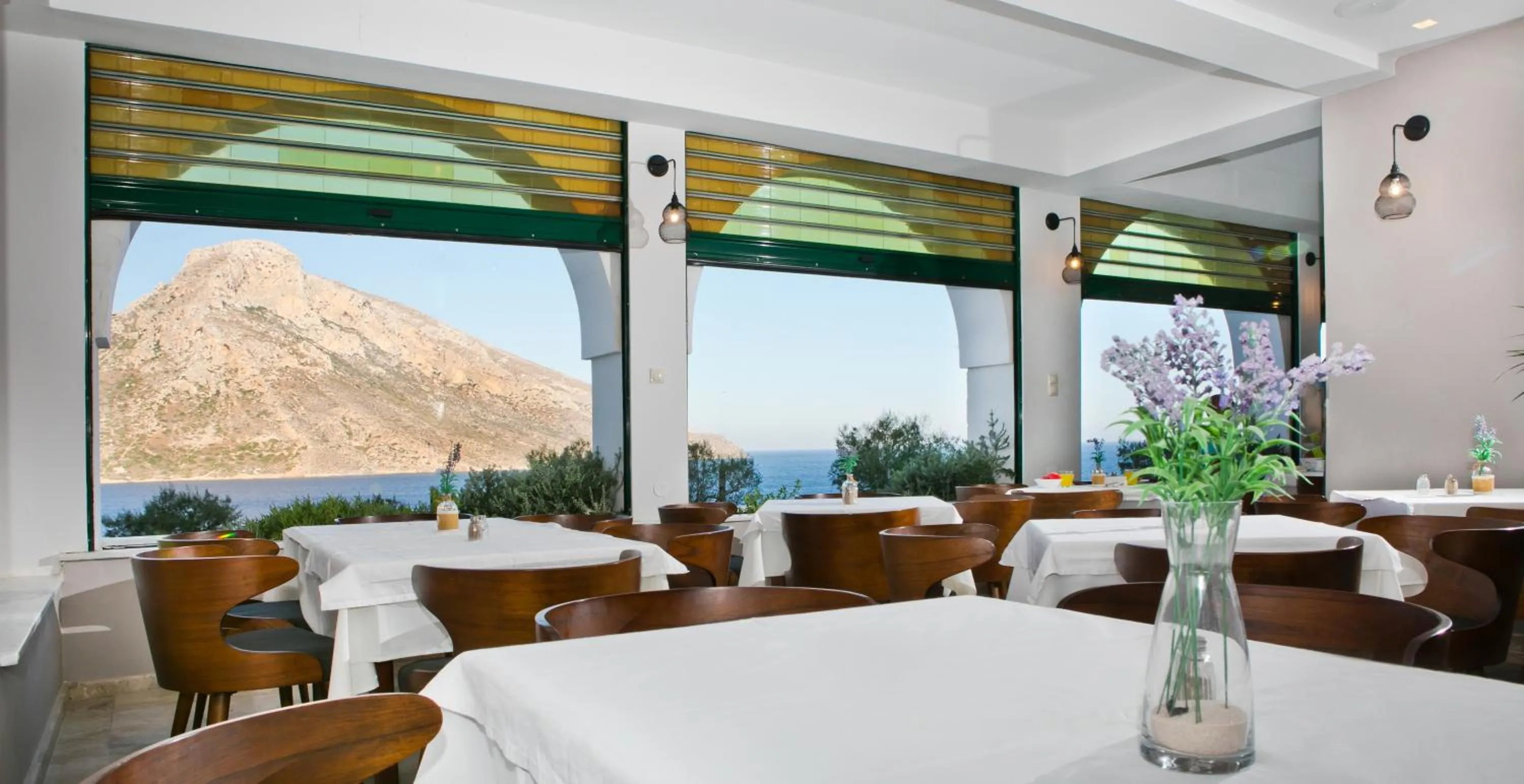 Restaurant/places to eat in Elena Village Hotel & Suites