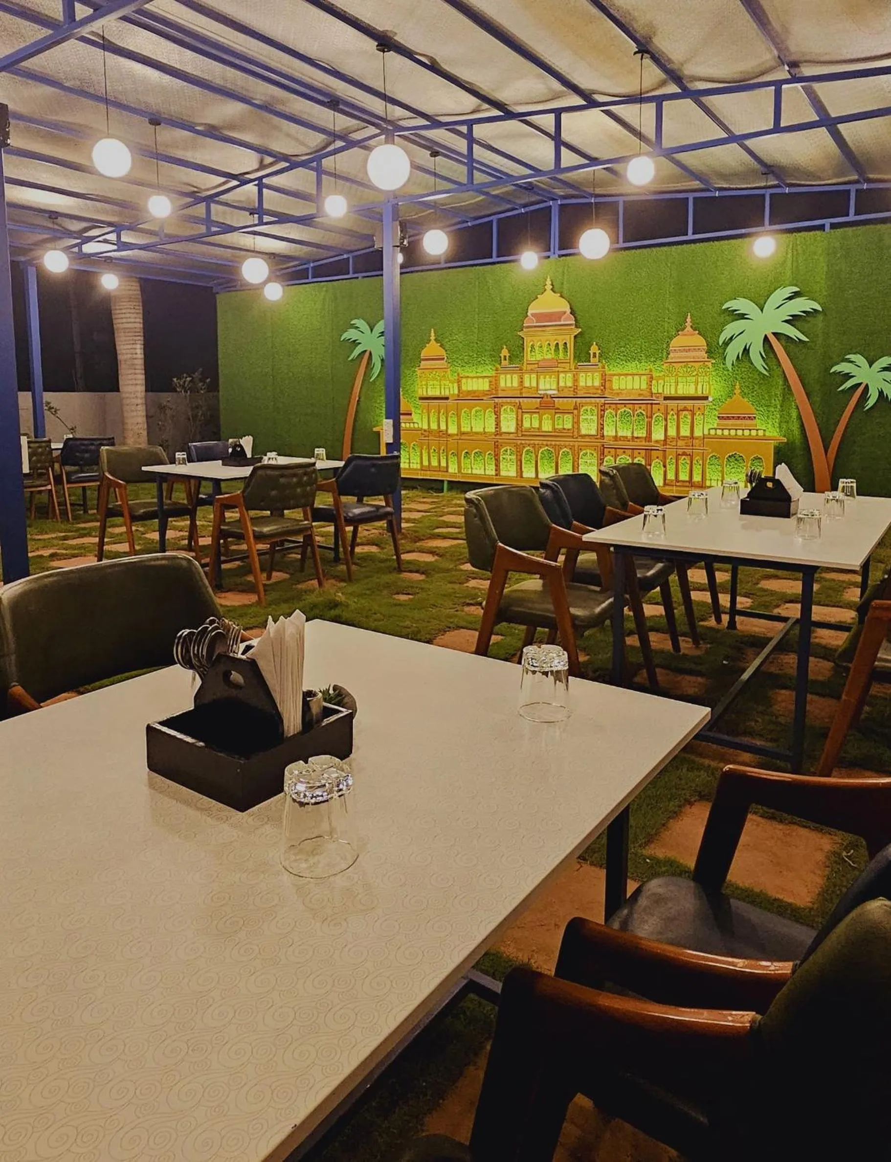 Restaurant/places to eat in The Village Resort