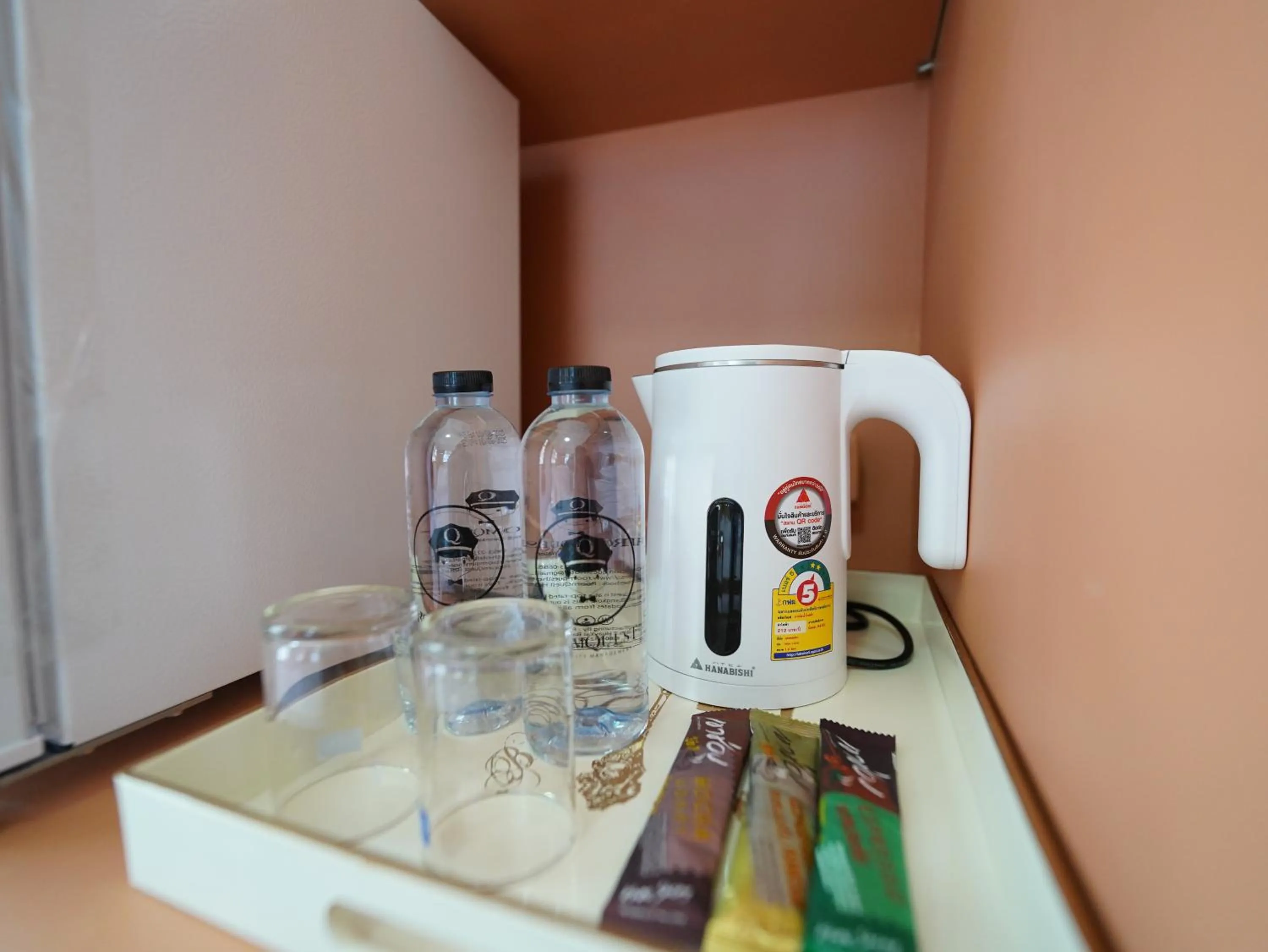 Coffee/tea facilities in RoomQuest Hotel Pratunam