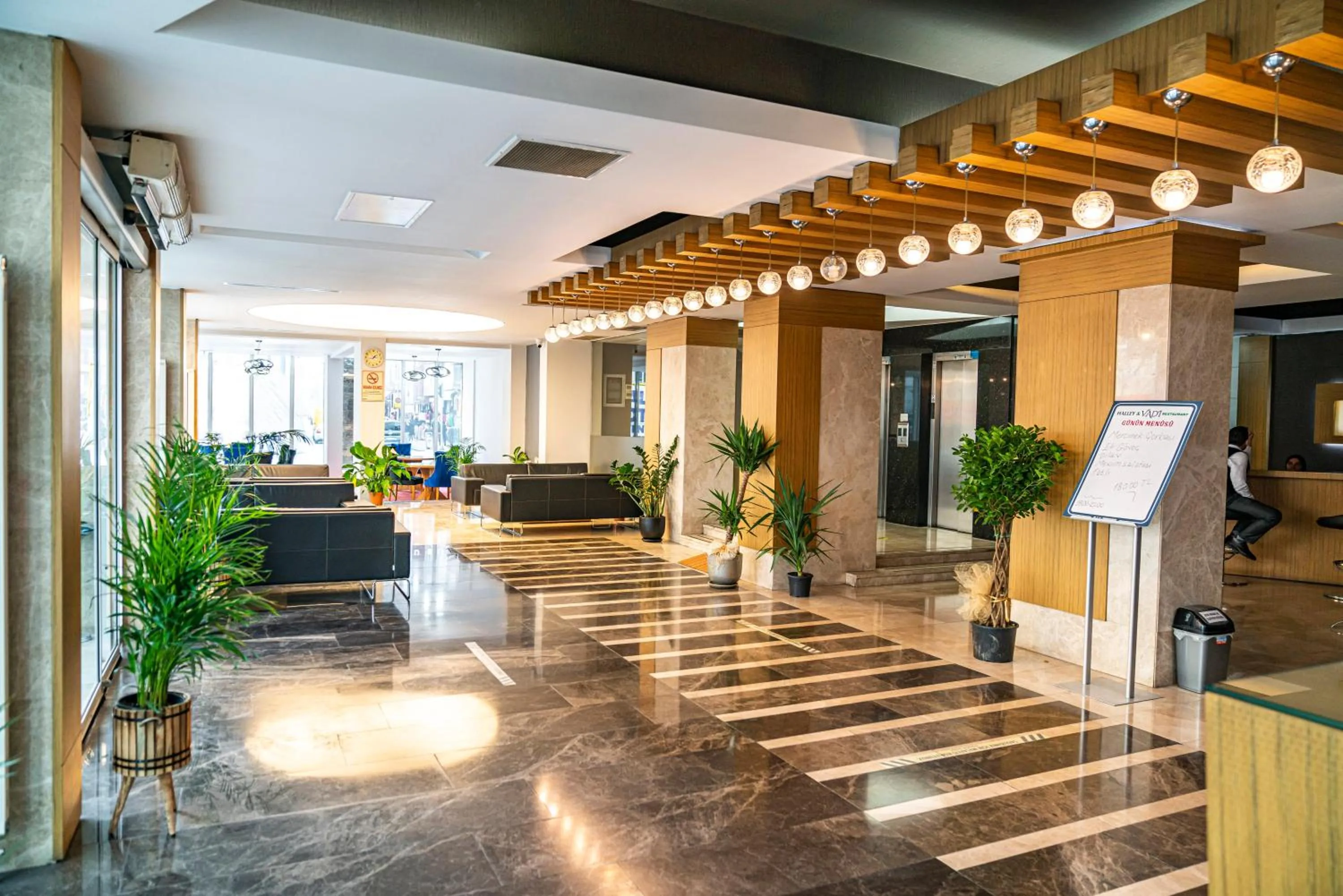 Lobby or reception in HALLEY OTEL