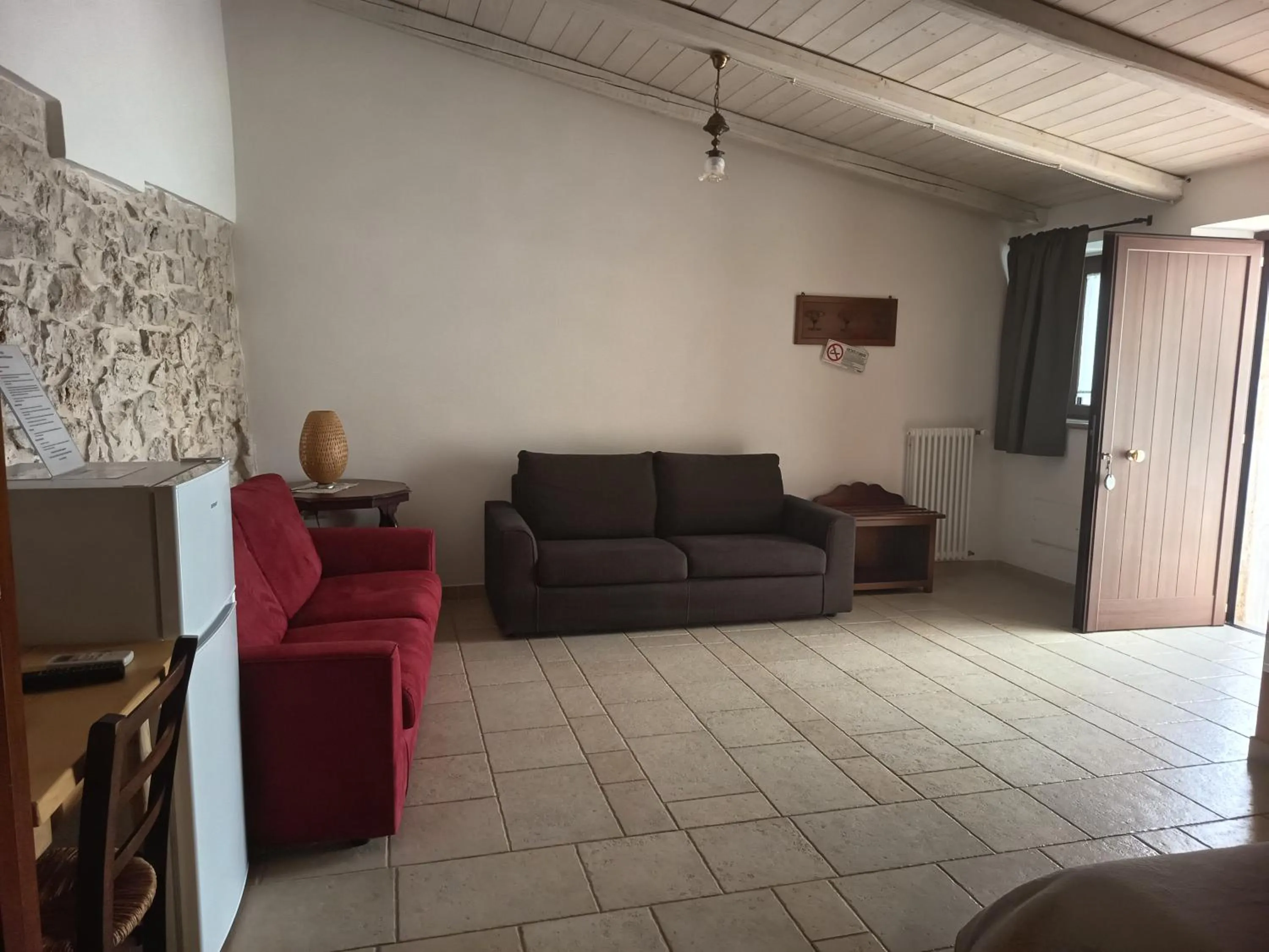 fireplace in B&B Il Mulino del Monastero