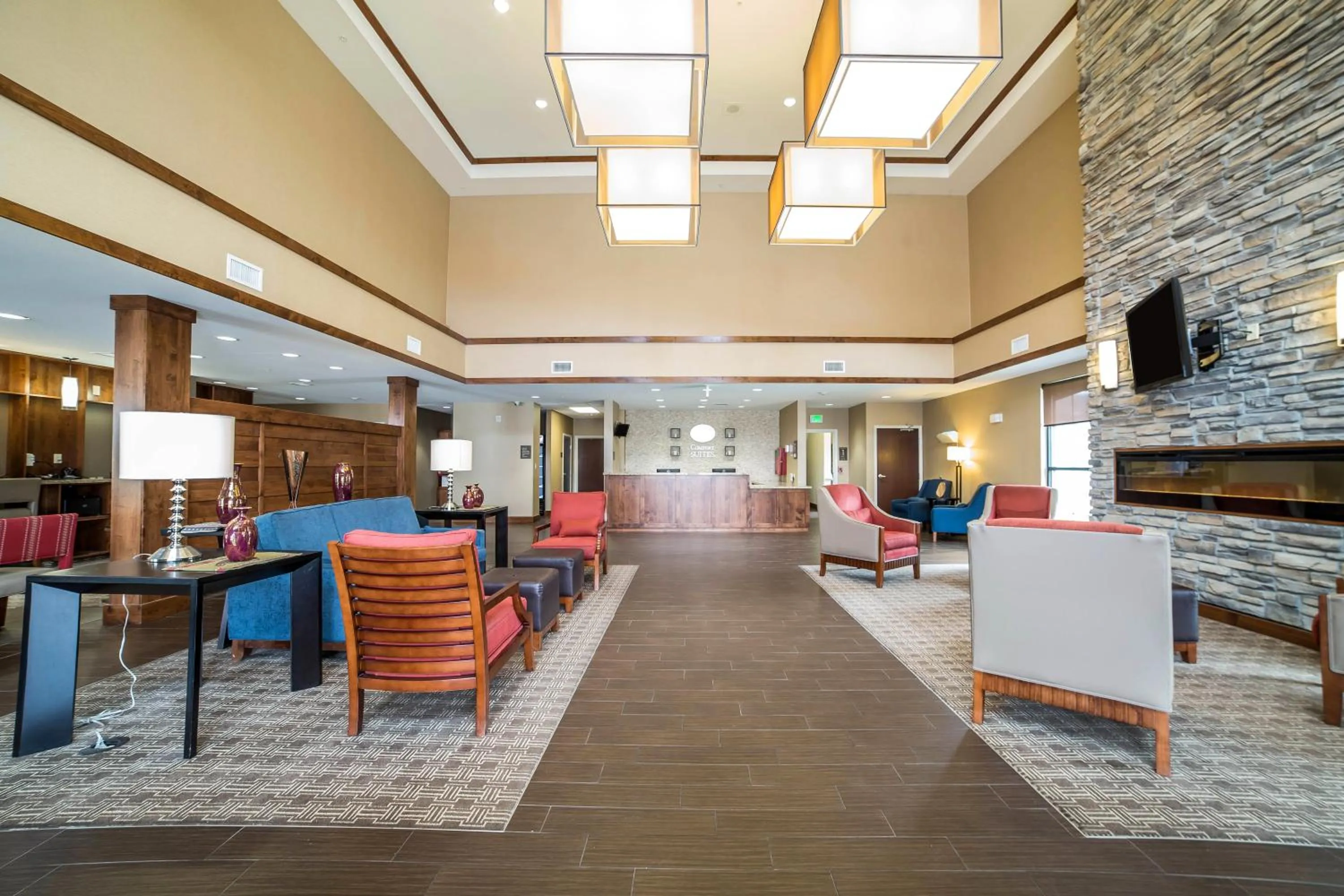 Communal lounge/ TV room in Comfort Suites Moab near Arches National Park