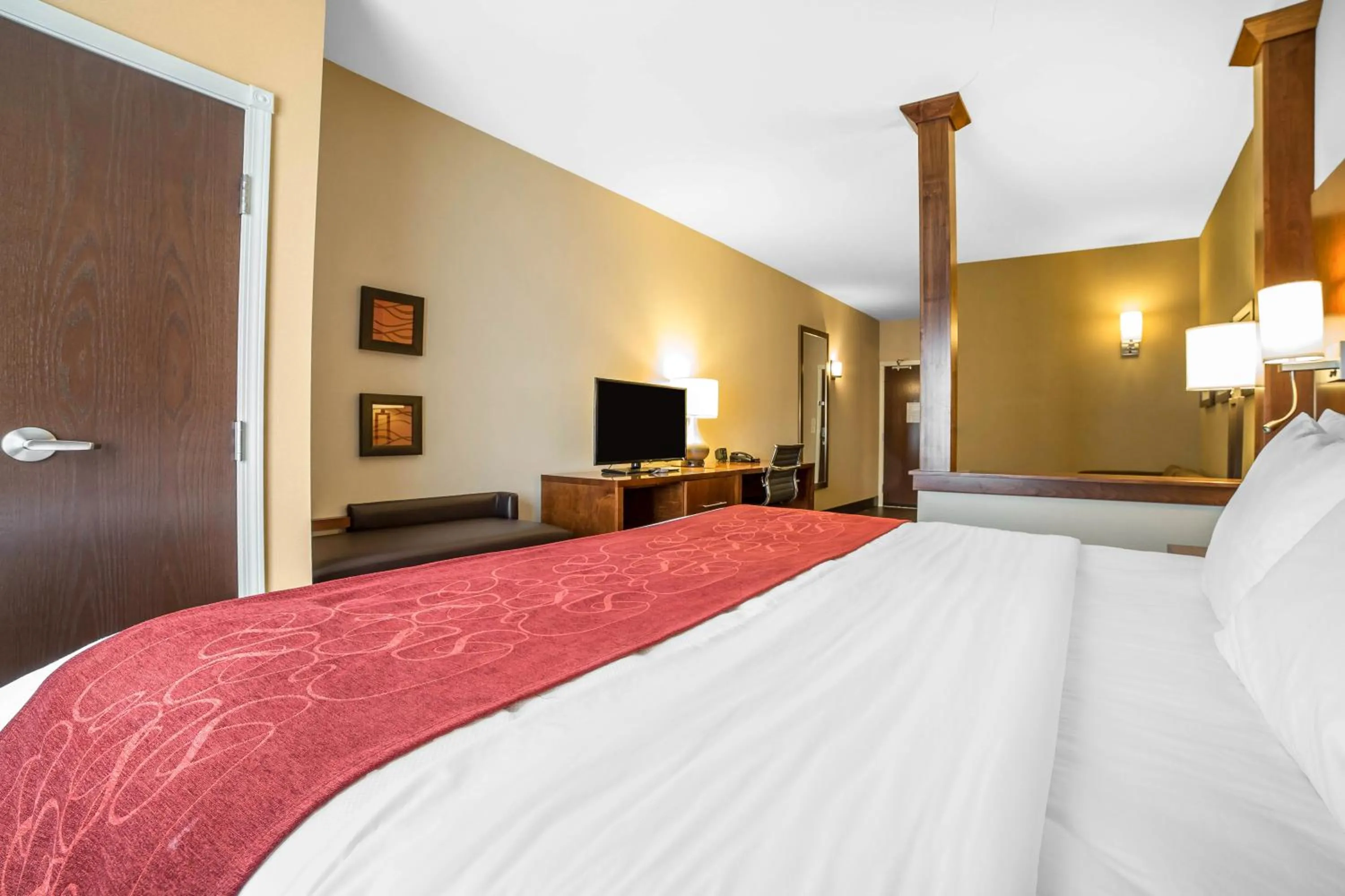 Bedroom, Bed in Comfort Suites Moab near Arches National Park