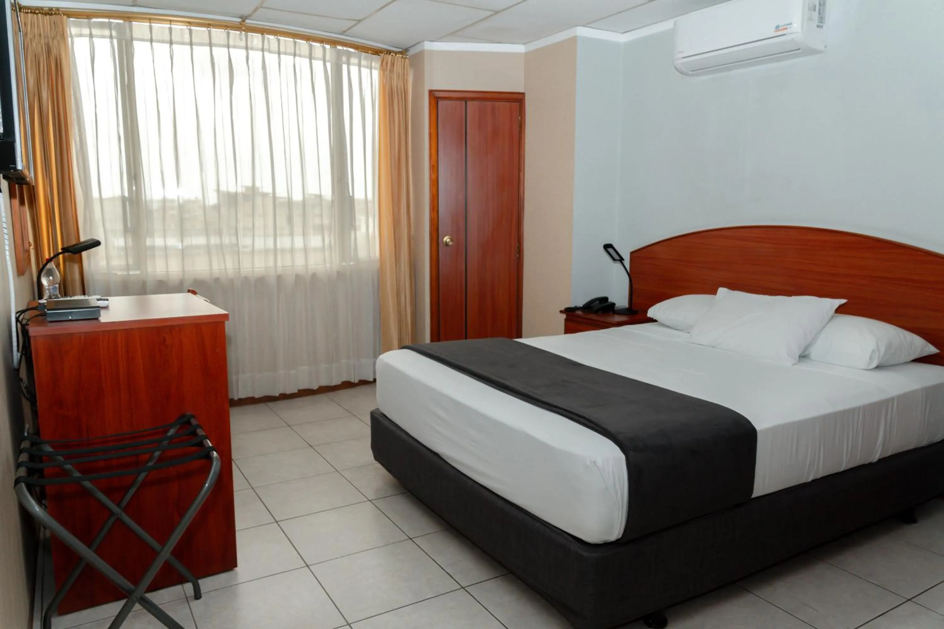 Bed in Grand Hotel Machala