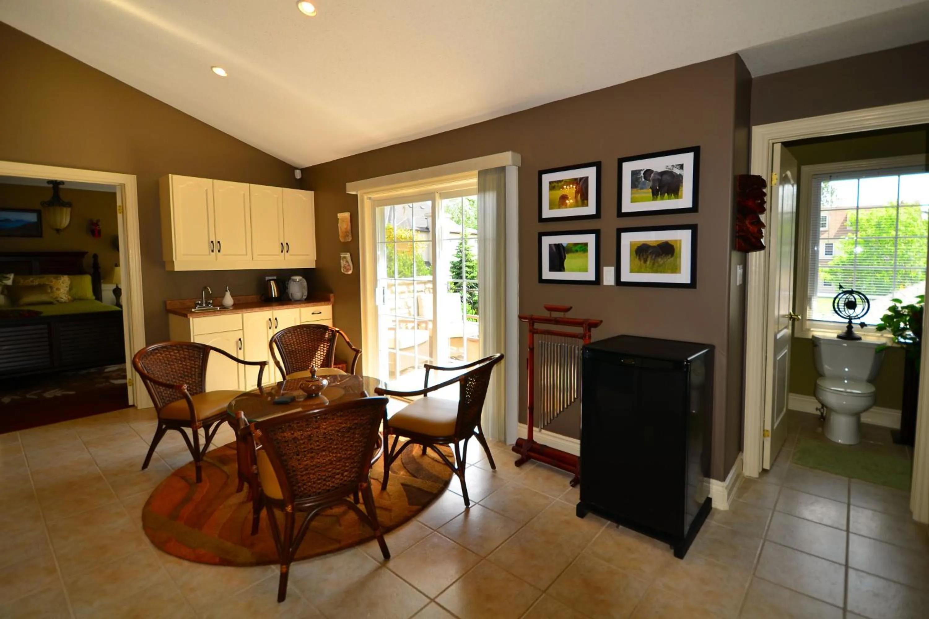 Kitchen or kitchenette in Explorer House Bed & Breakfast