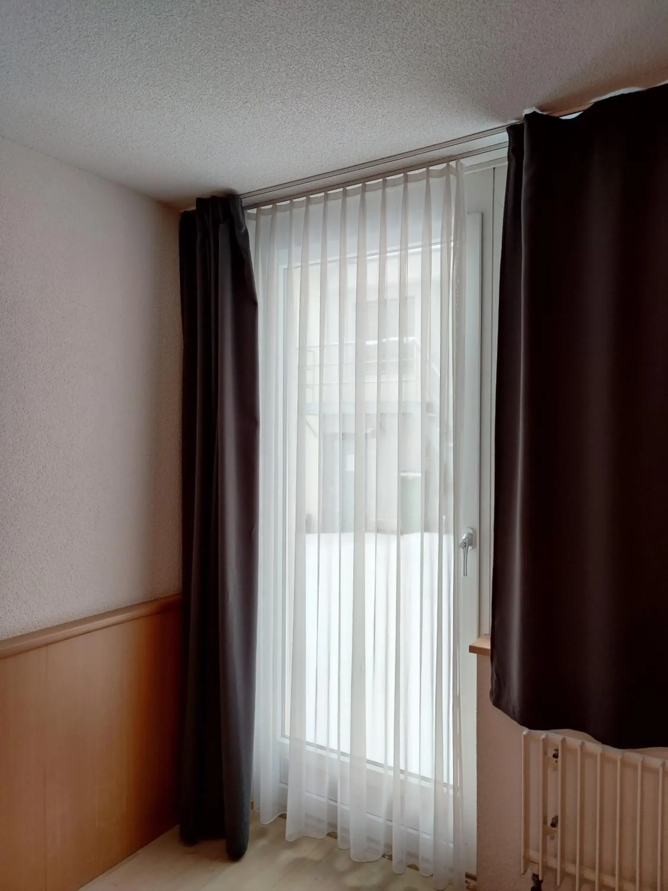 Double Room with Balcony in Hotel Rebstock Meiringen Double Room with Balcony in Hotel Rebstock Meiringen