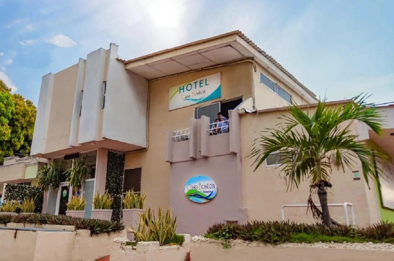 Facade/entrance in Hotel Casa Boston Inn by Finerh