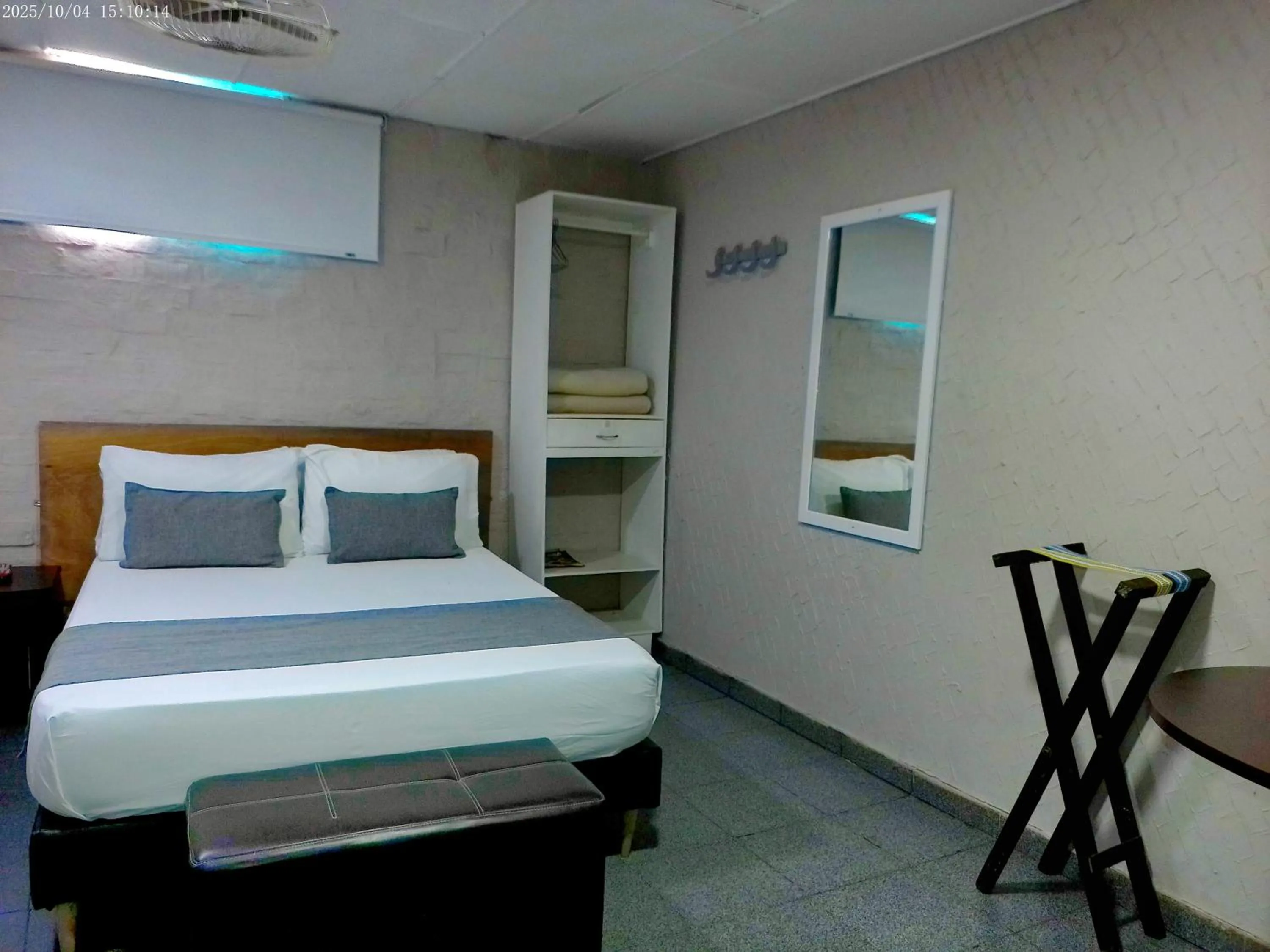 Bed in Hotel Casa Boston Inn by Finerh