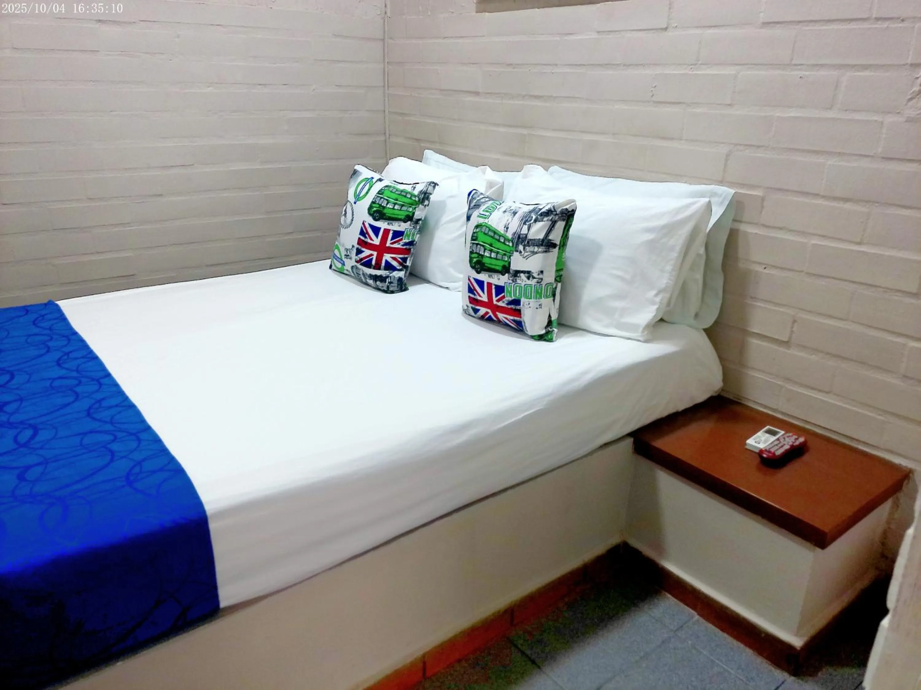 Bed in Hotel Casa Boston Inn by Finerh