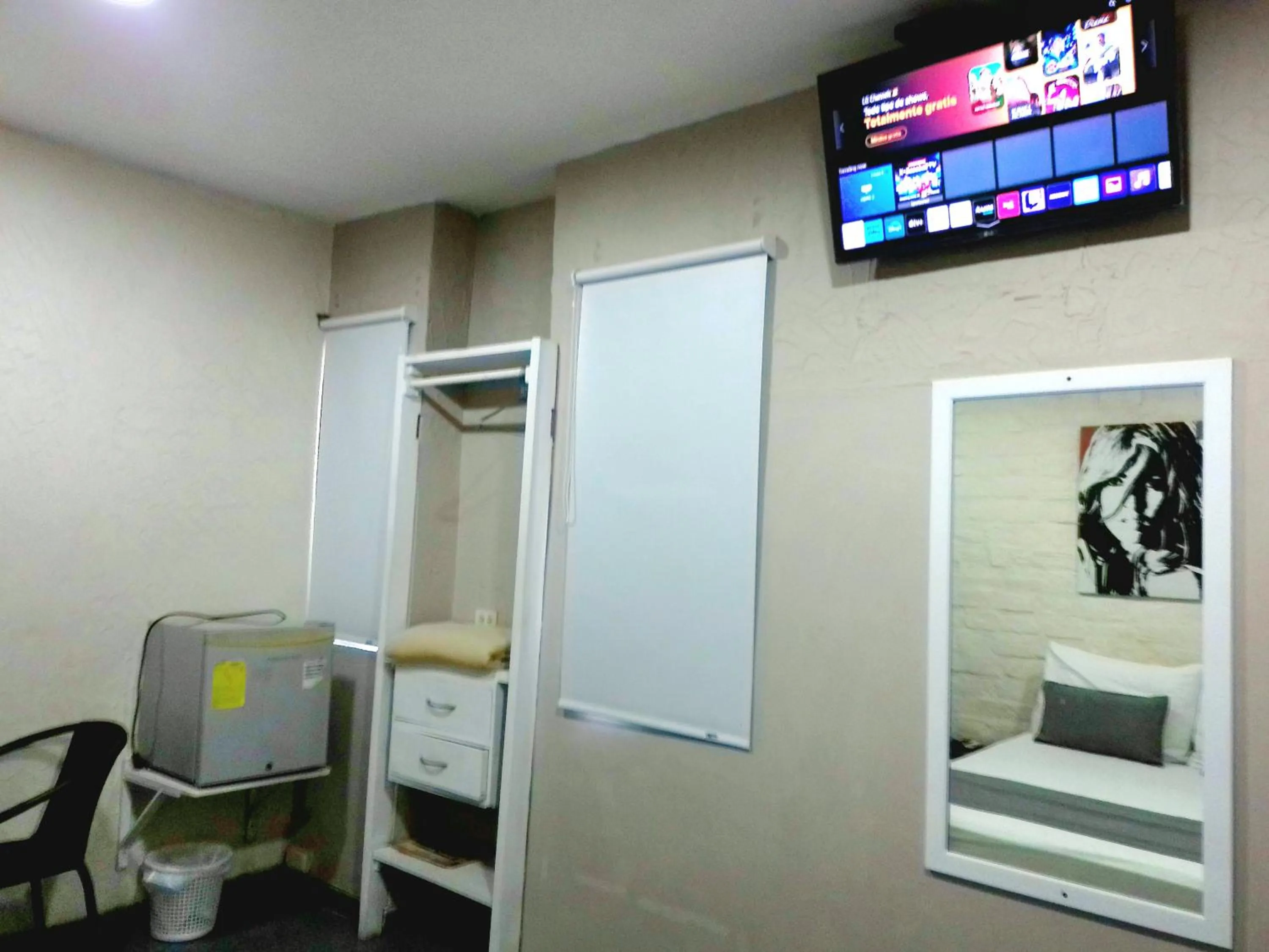 Bed in Hotel Casa Boston Inn by Finerh