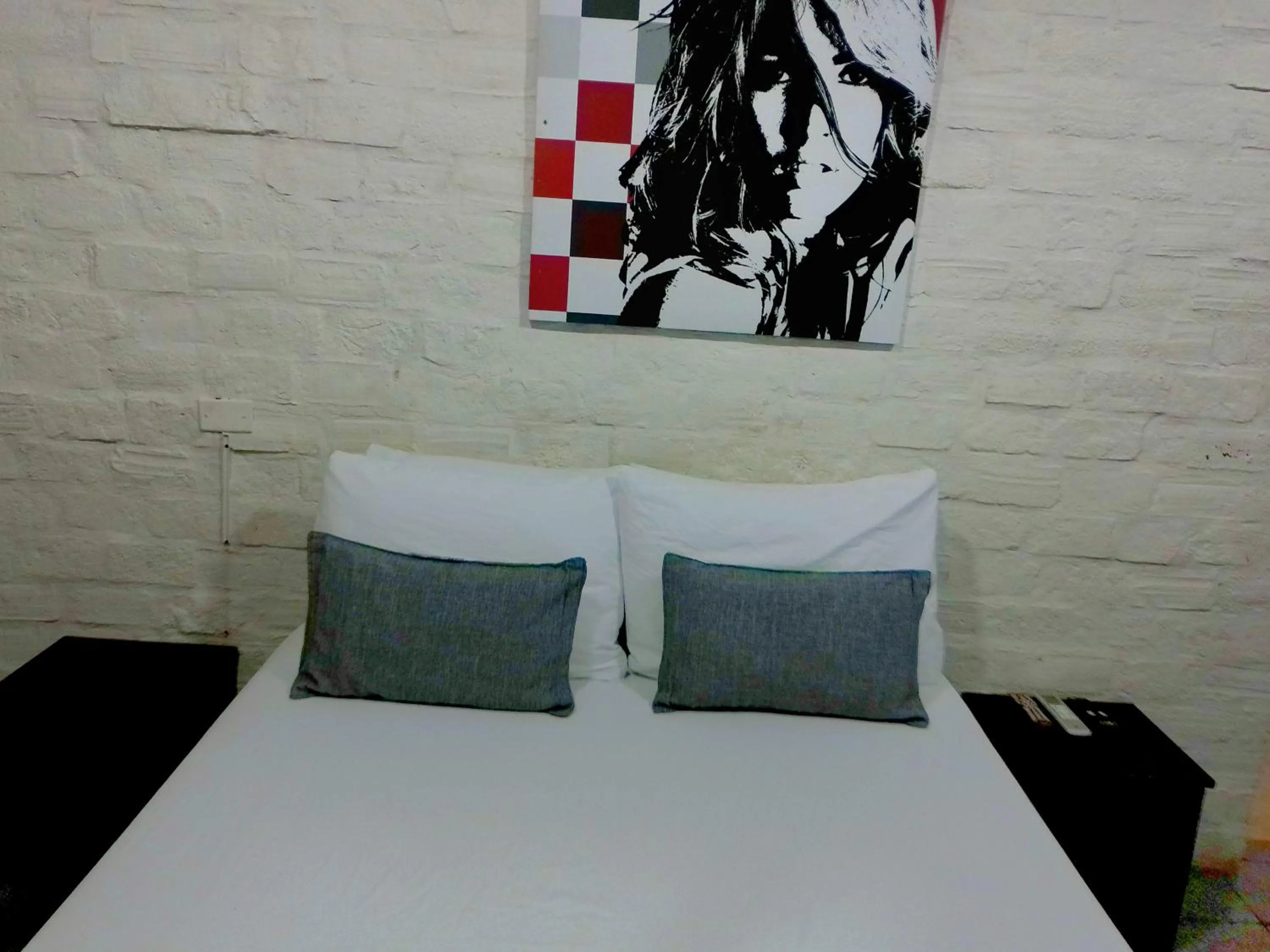 Bed in Hotel Casa Boston Inn by Finerh