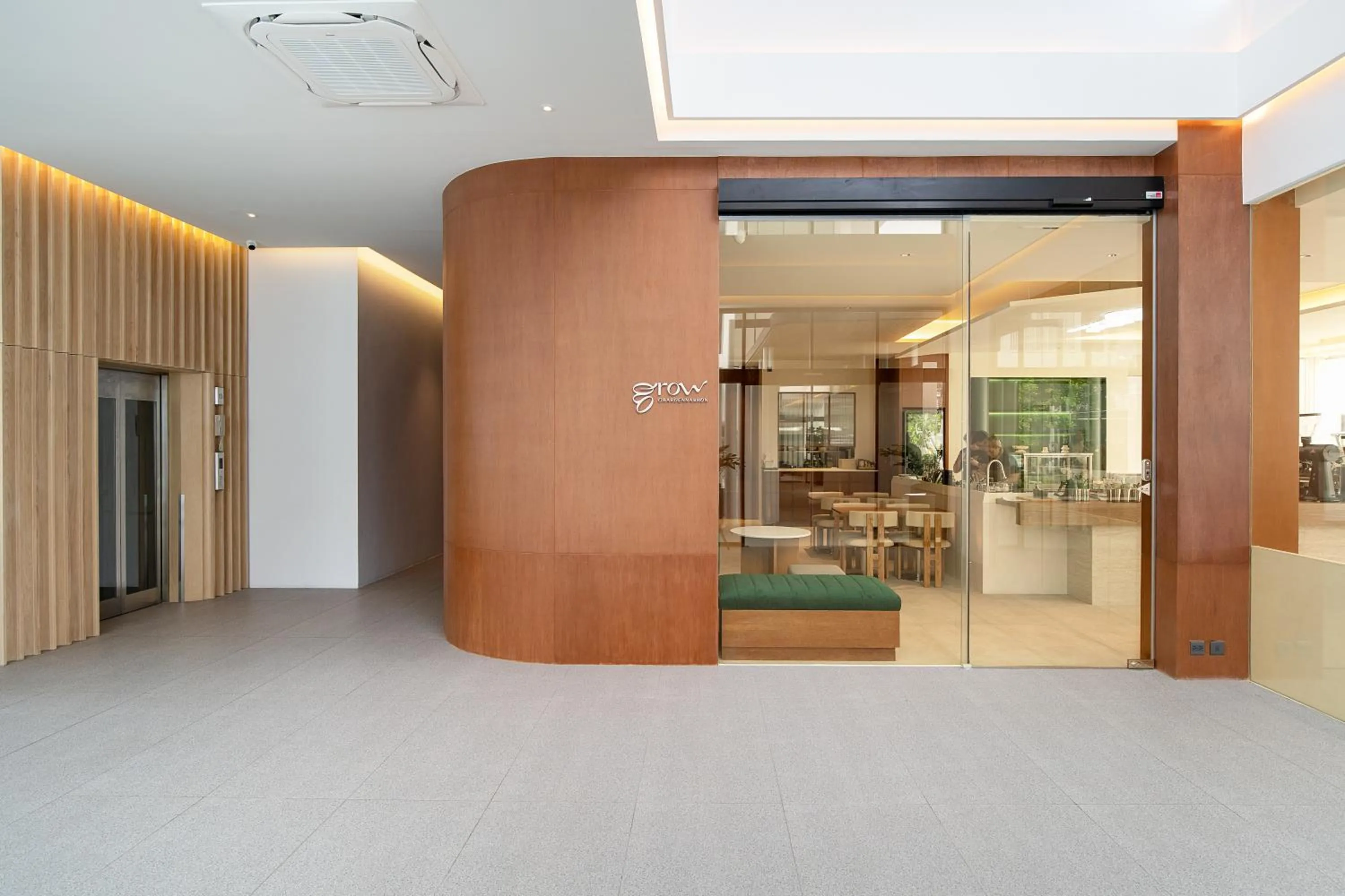 Area and facilities in Saan Hotel Sathorn