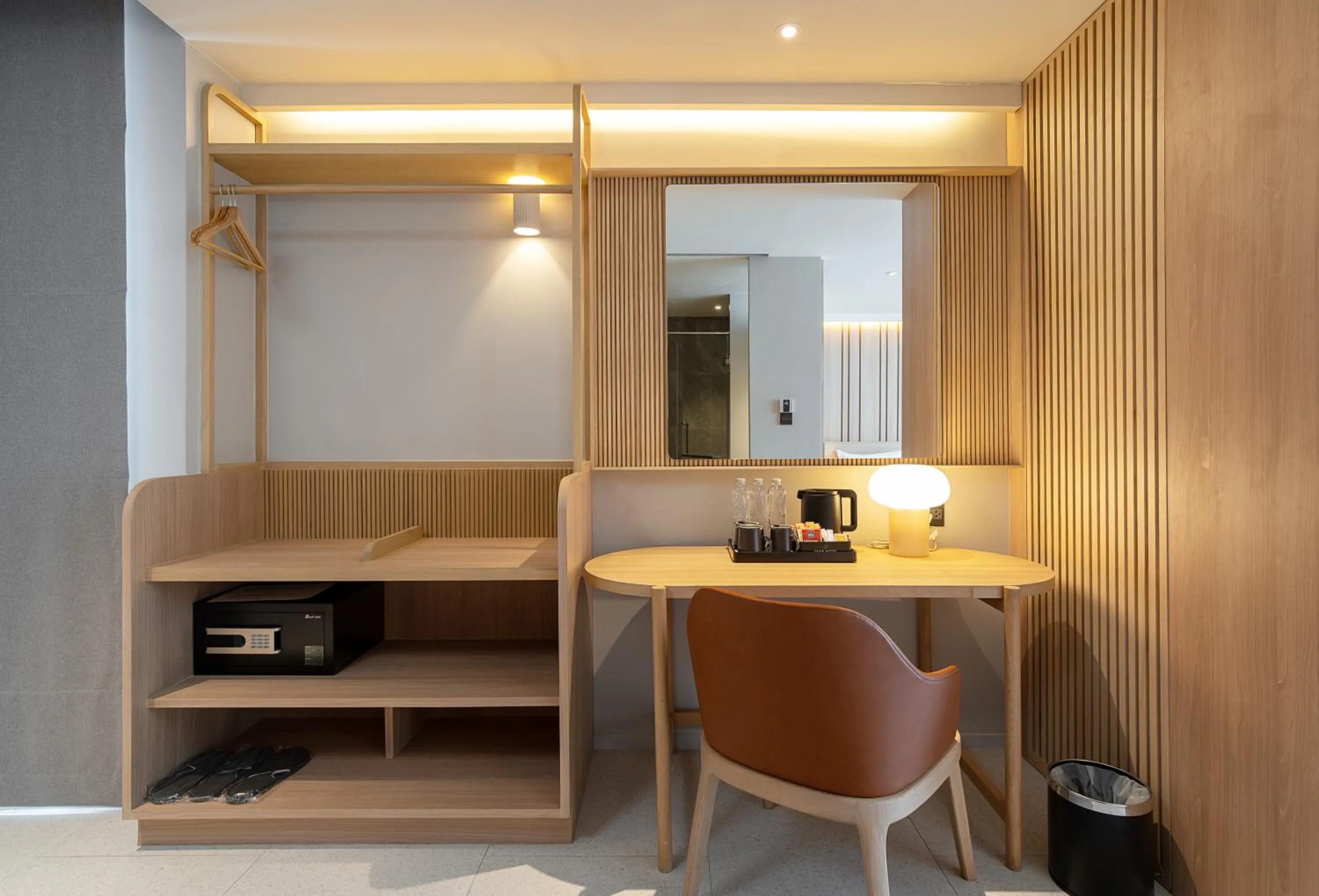 Seating area, Bed in Saan Hotel Sathorn