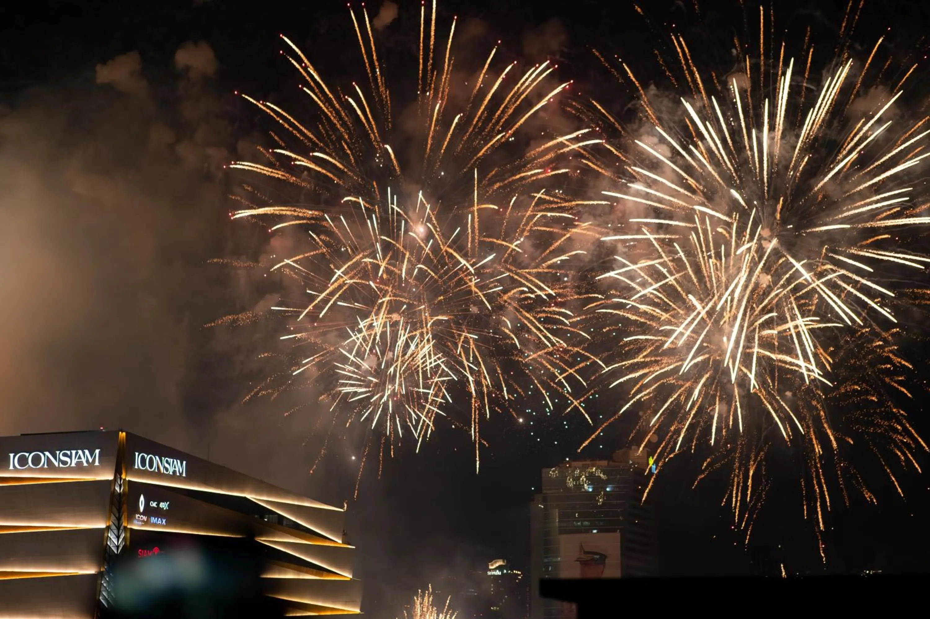 Night in Saan Hotel Sathorn