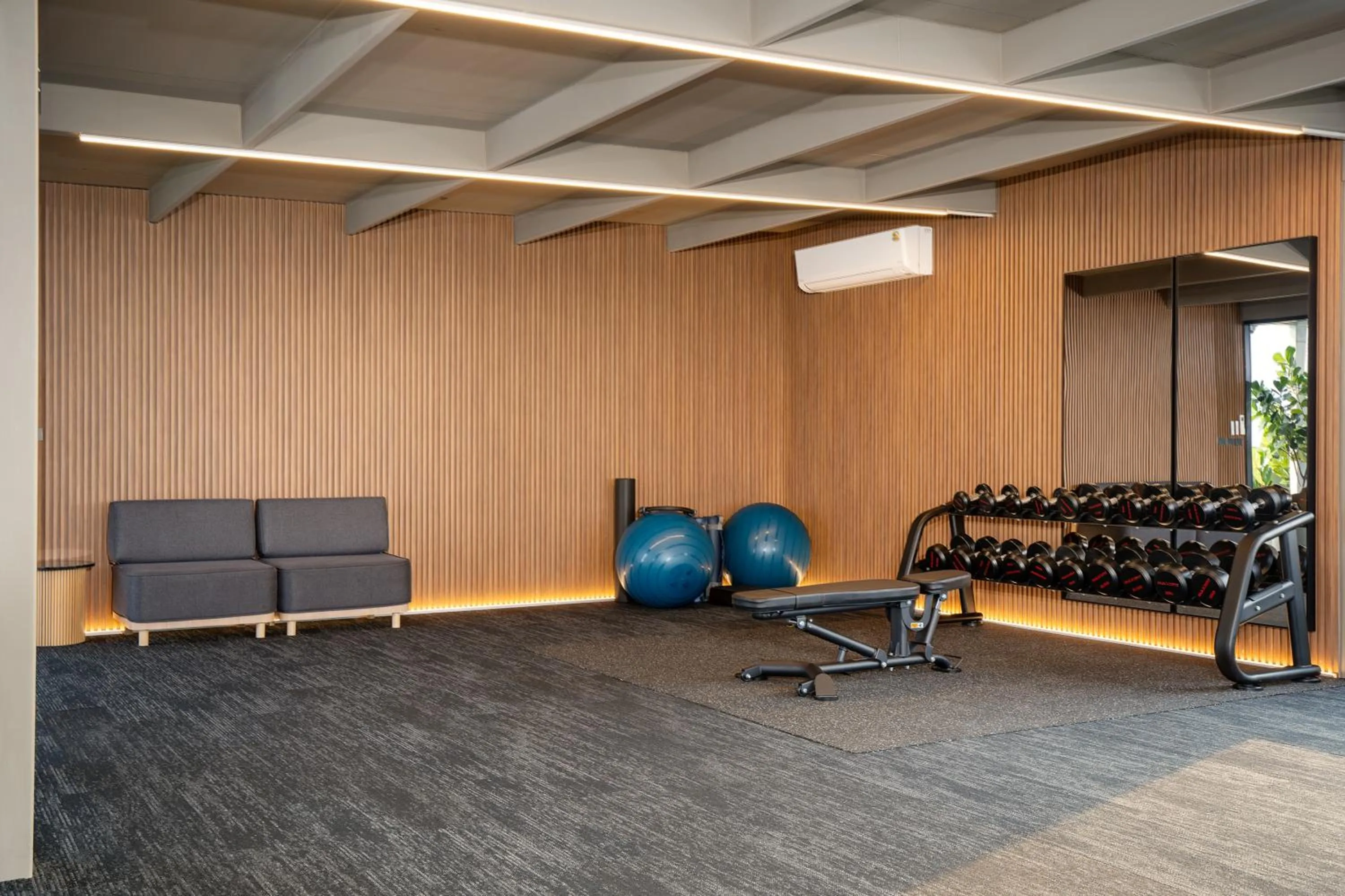 Fitness centre/facilities in Saan Hotel Sathorn
