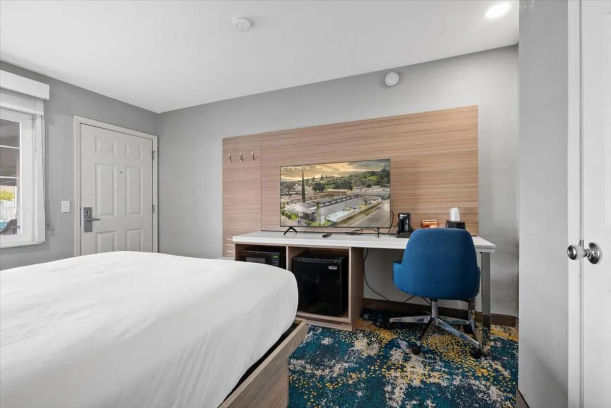 Bed in Cielo House Inn - Paso Robles