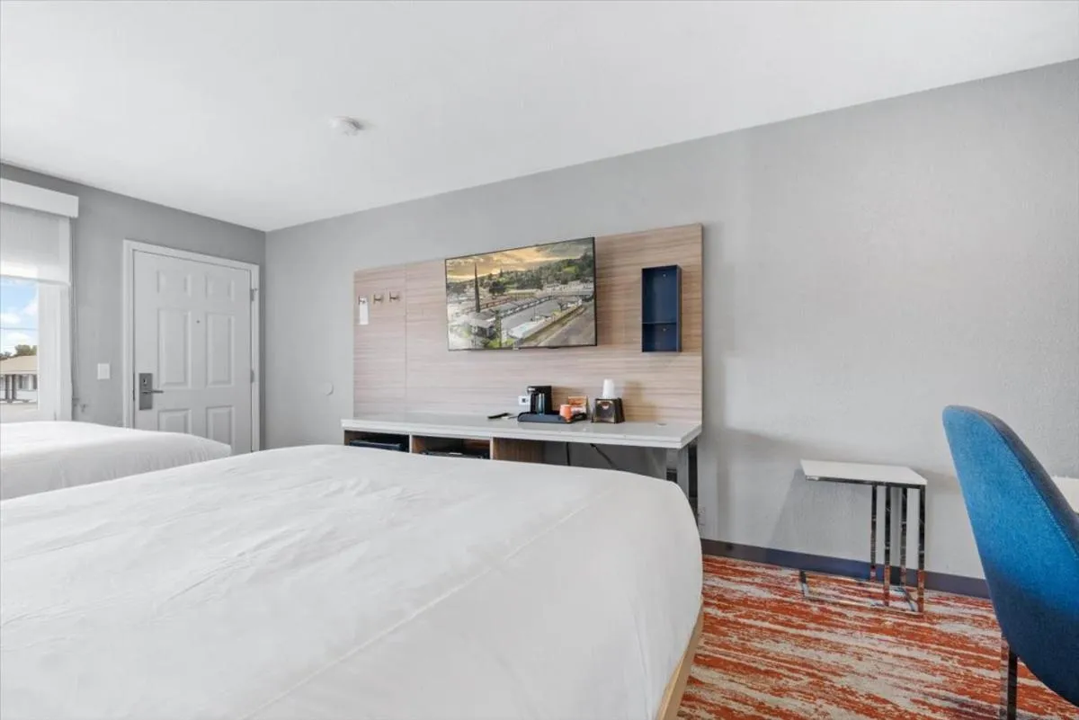 Bed in Cielo House Inn - Paso Robles