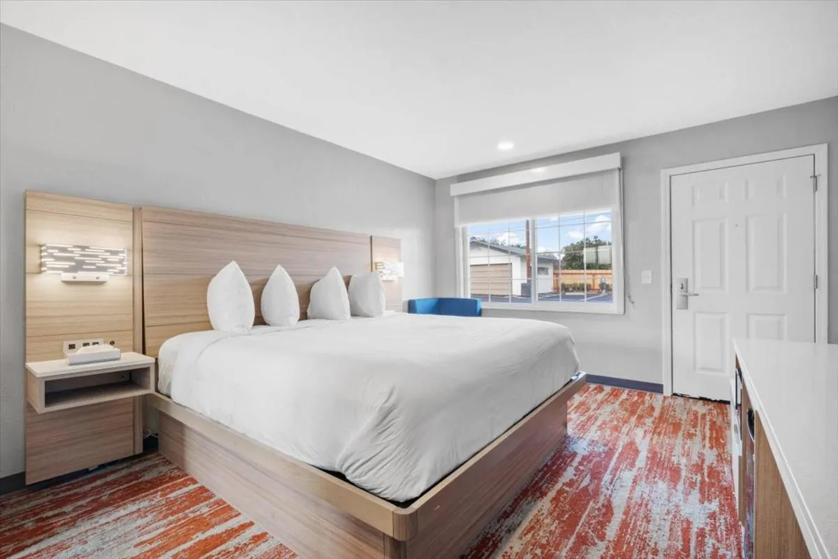 Bed in Cielo House Inn - Paso Robles