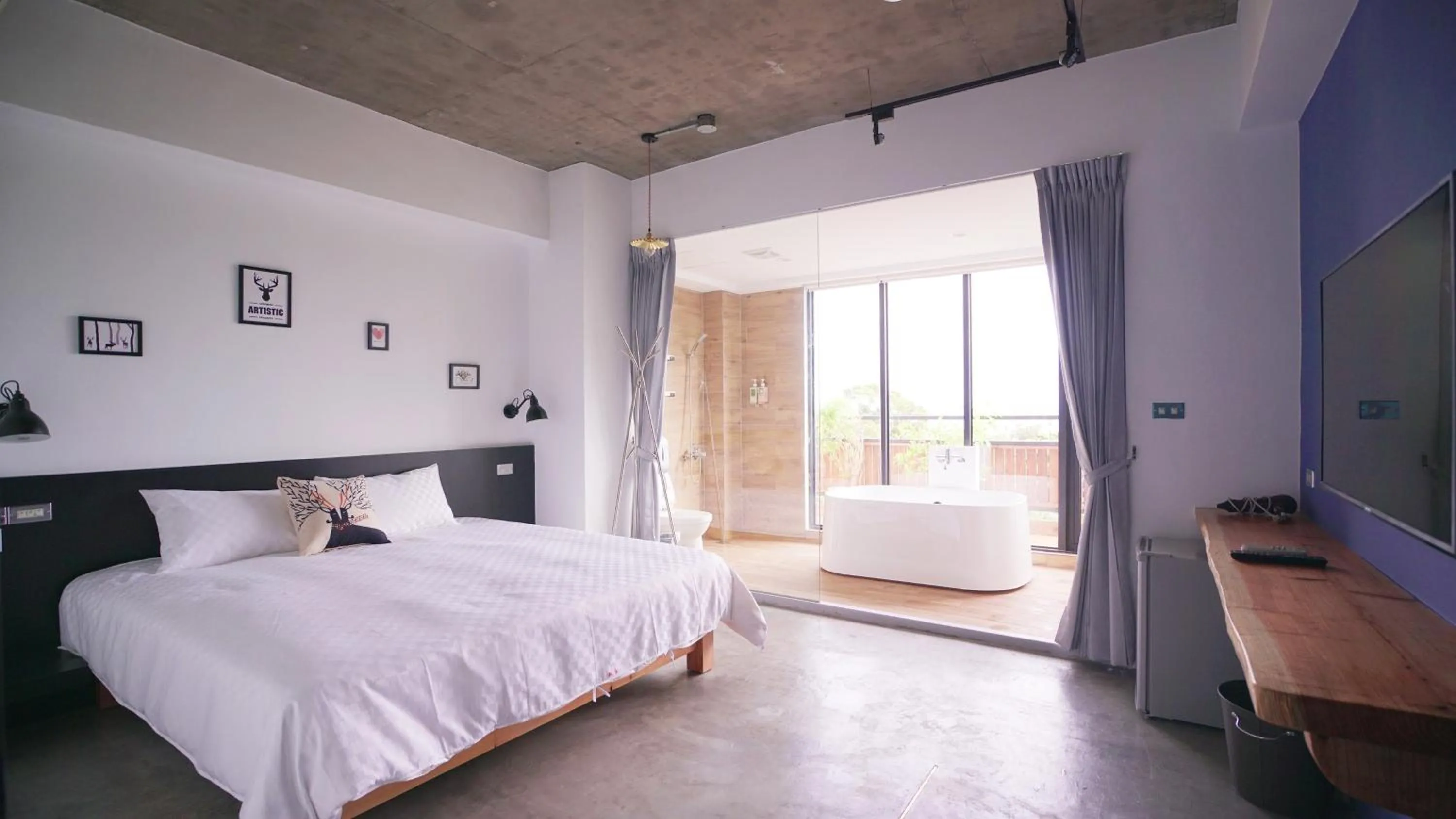 Bed in The Red Hotel