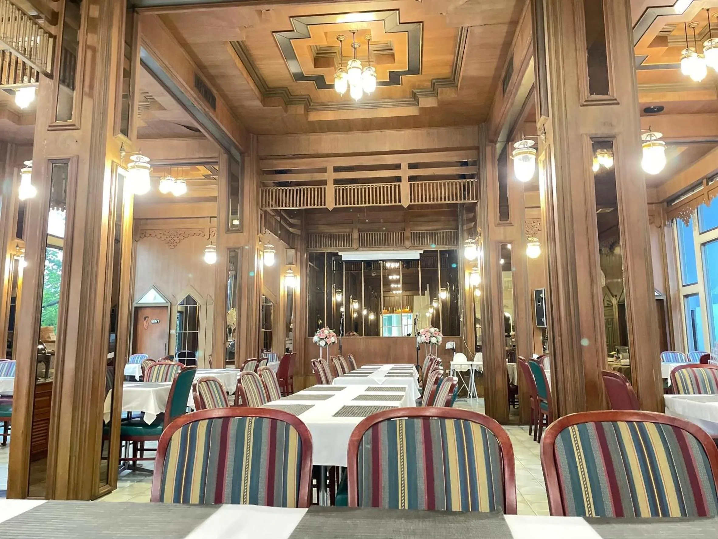 Restaurant/places to eat in Wangcome Hotel