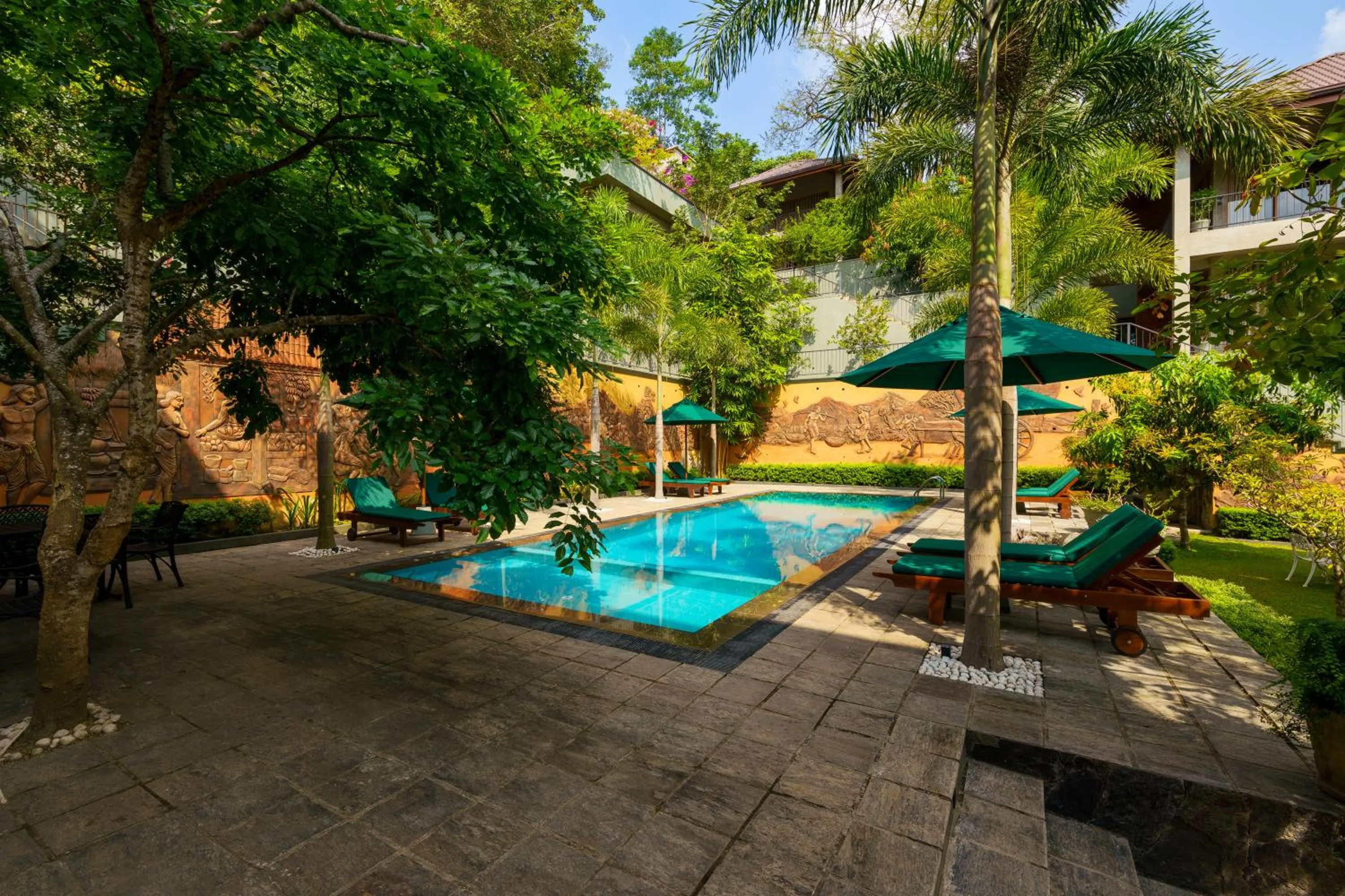 Garden in Villa Rumassala Luxury Chalets Unawatuna