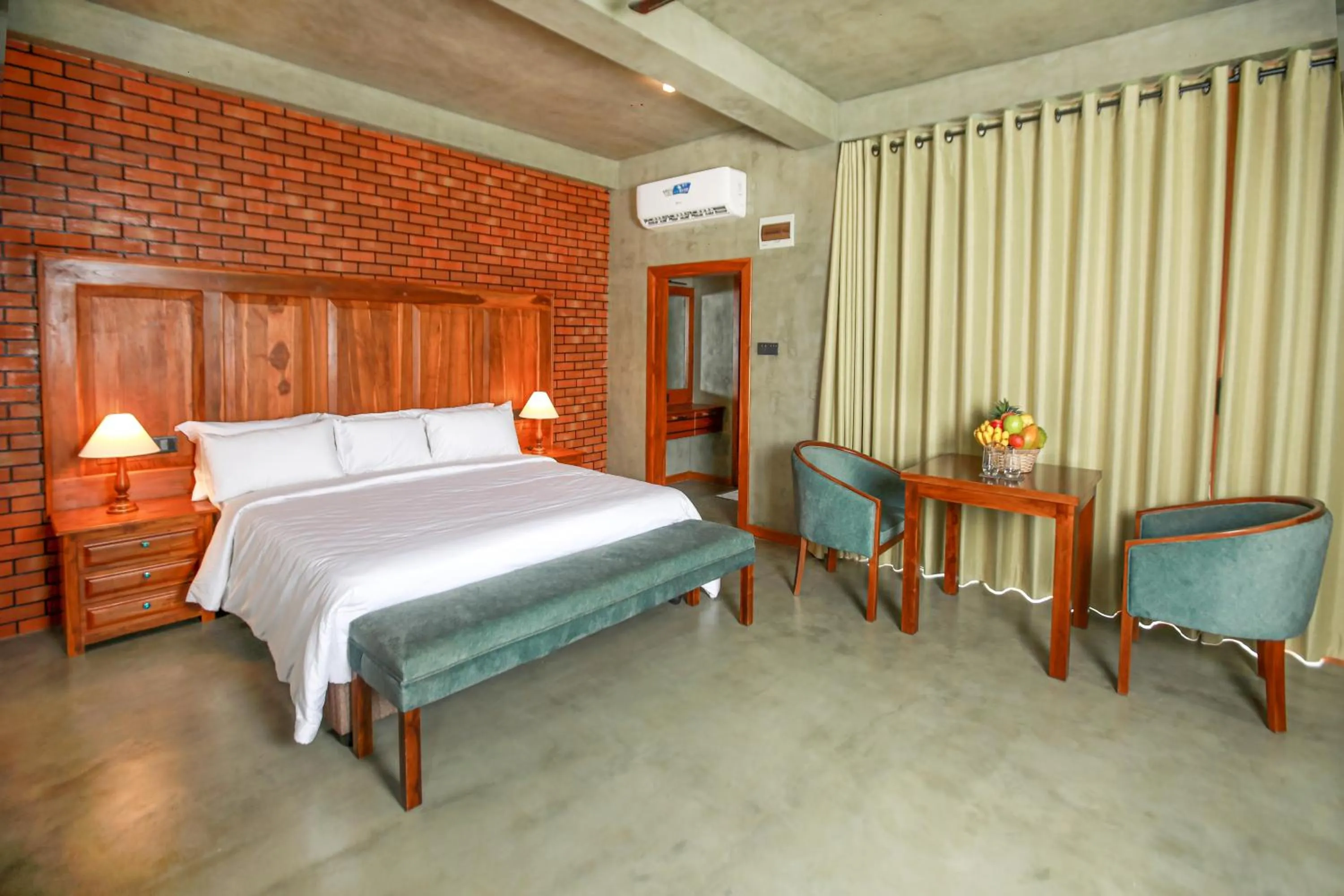 Bed in Villa Rumassala Luxury Chalets Unawatuna