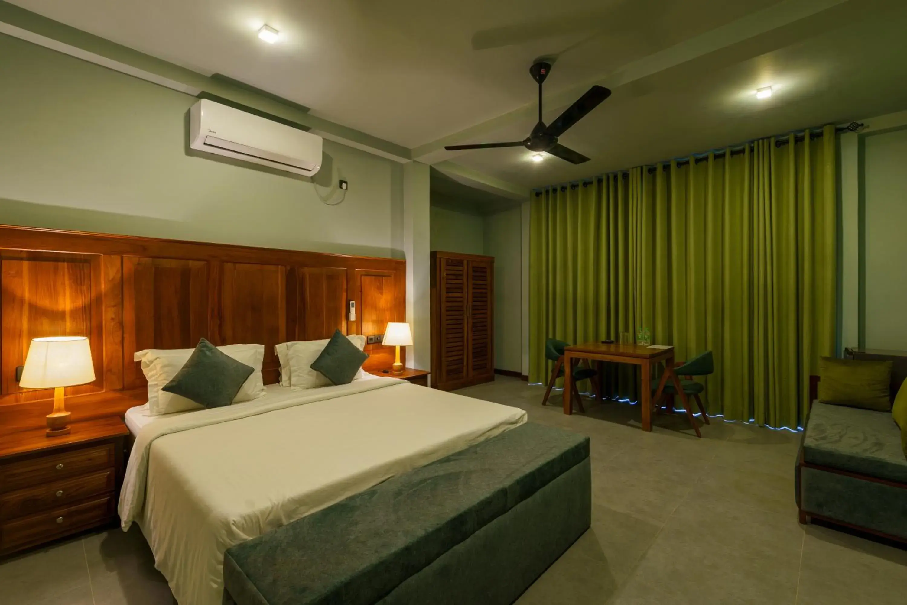 Deluxe Triple Room in Villa Rumassala Luxury Chalets Unawatuna Deluxe Triple Room in Villa Rumassala Luxury Chalets Unawatuna