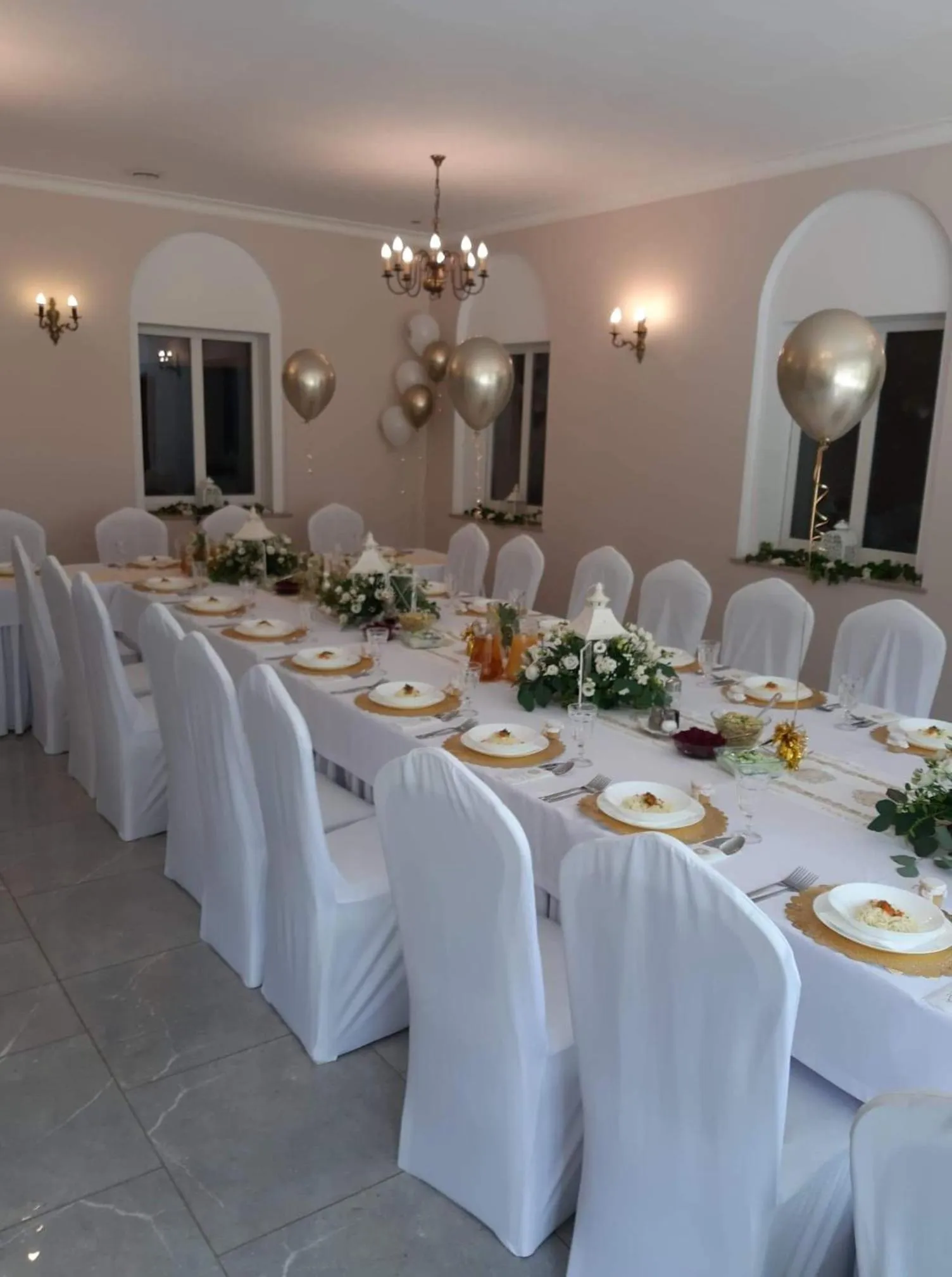 Restaurant/places to eat in Hotel i Restauracja Chopin