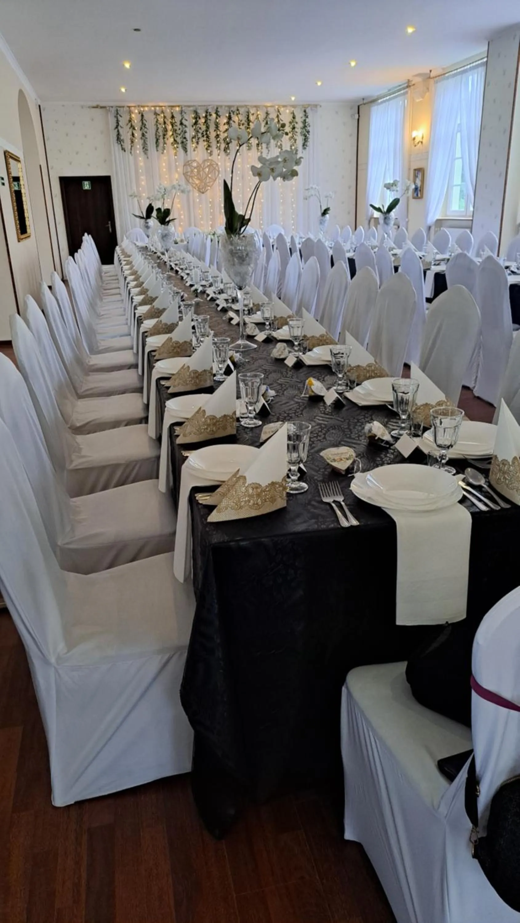 Restaurant/places to eat in Hotel i Restauracja Chopin