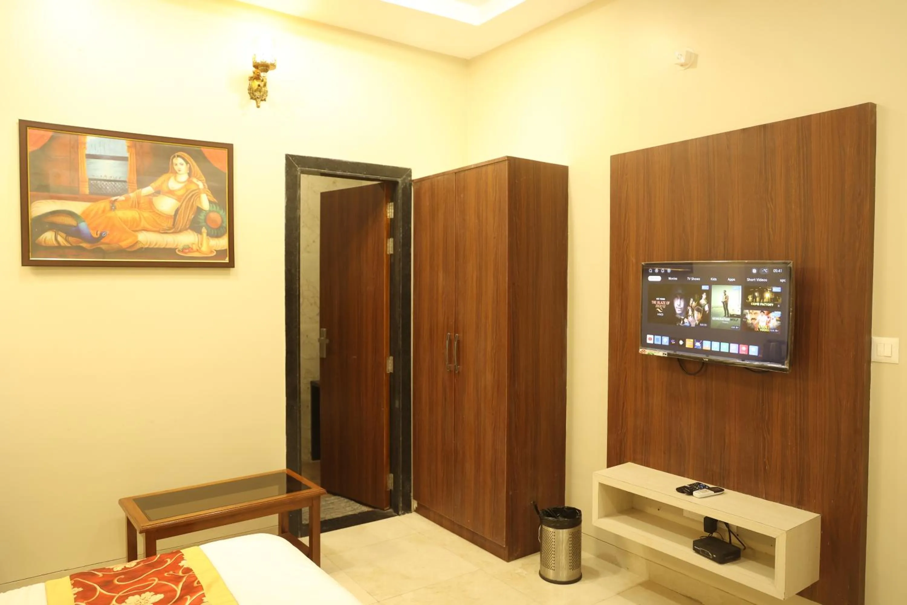 TV and multimedia, Bed in Shiv Hari heritage