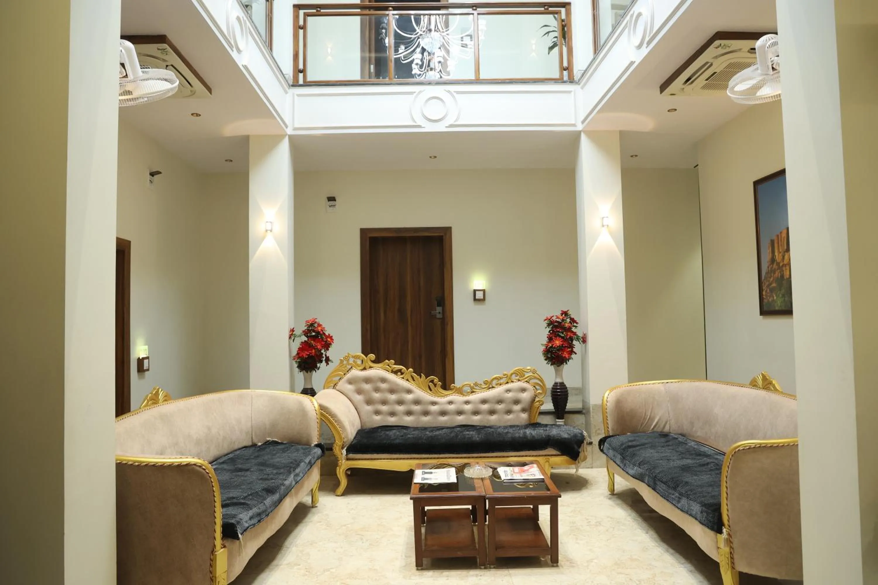 Communal lounge/ TV room in Shiv Hari heritage