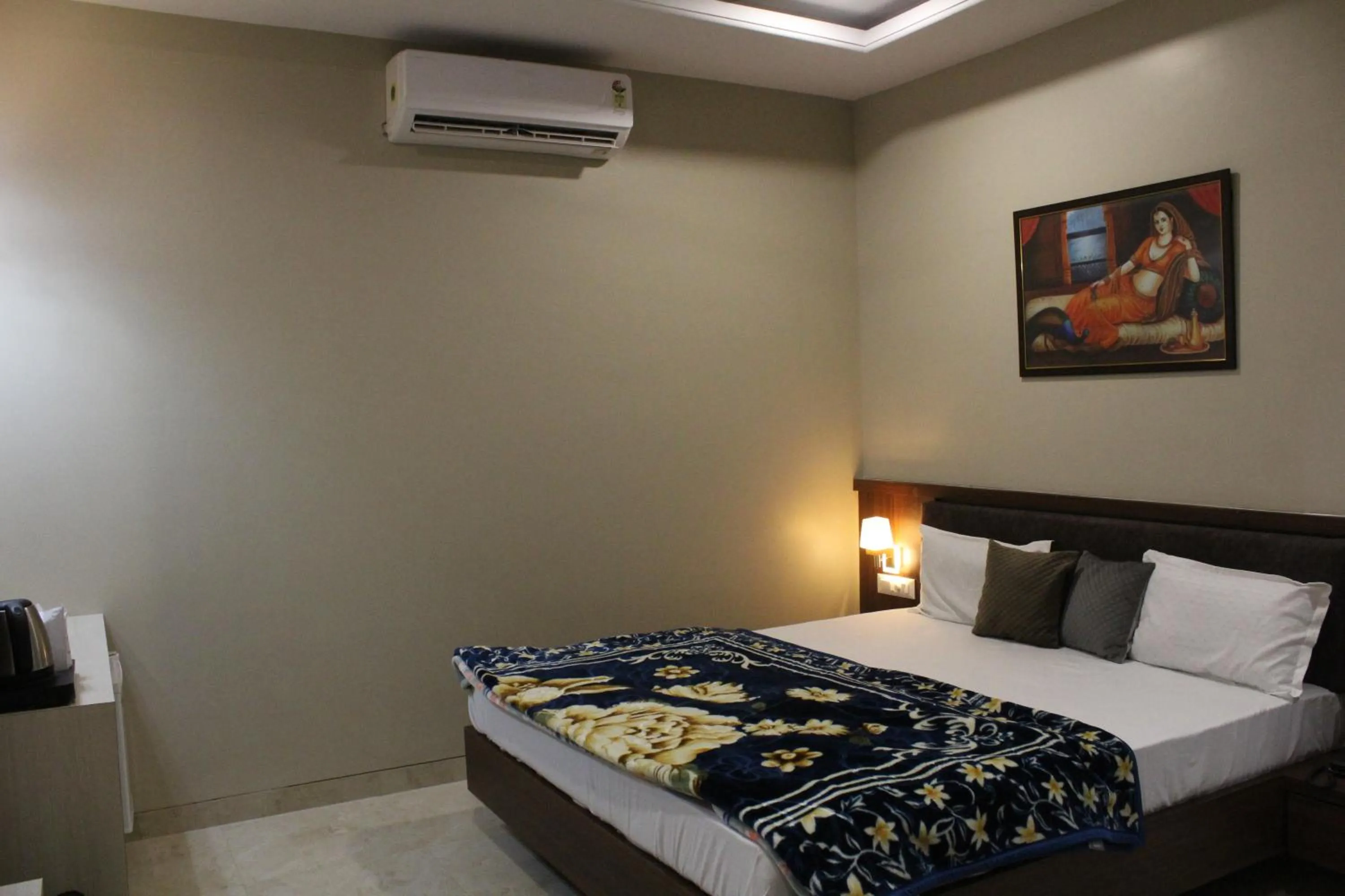 Bed in Shiv Hari heritage