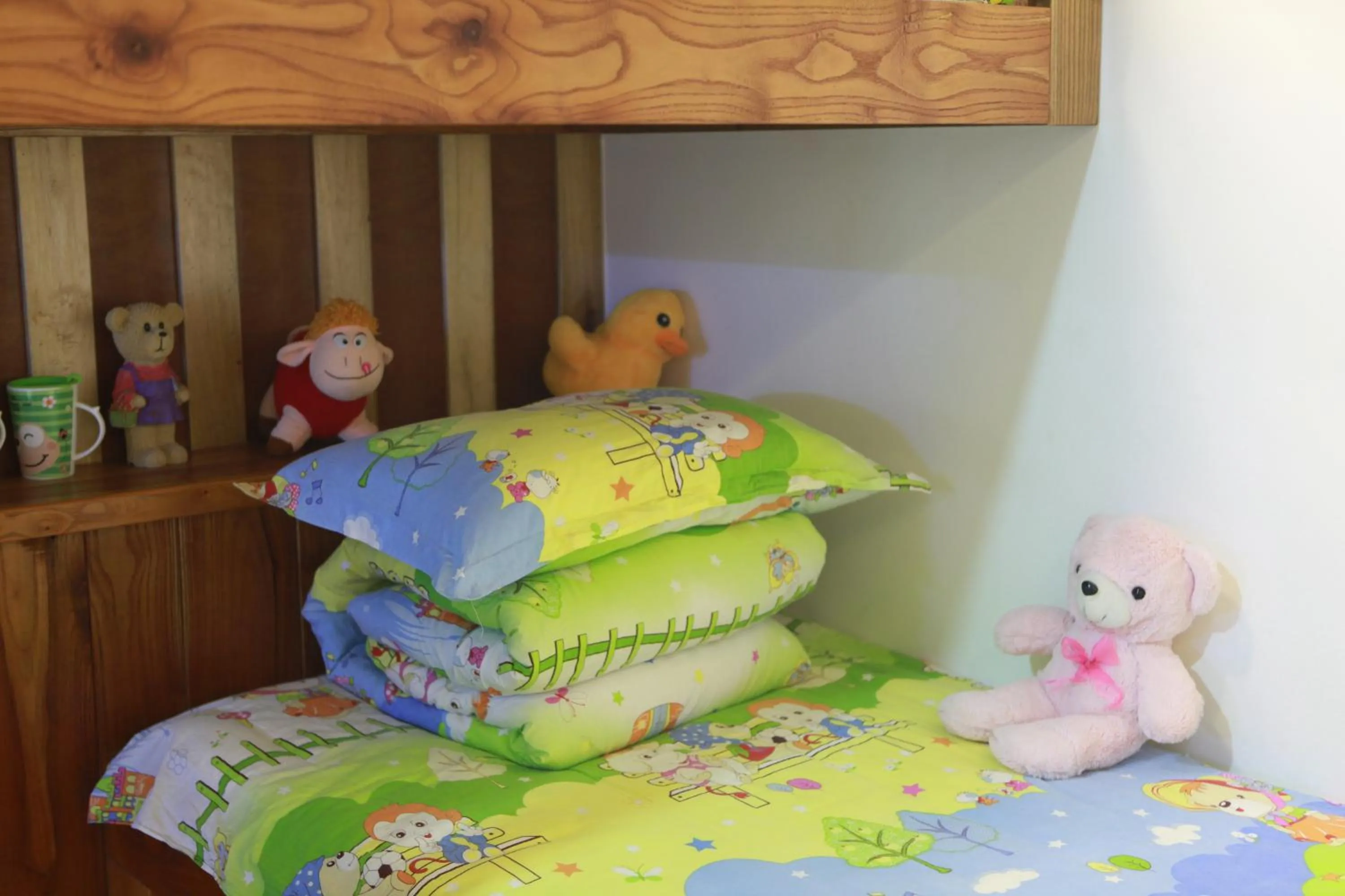 Decorative detail, Bed in Zhangjiajie Wangyi Inn