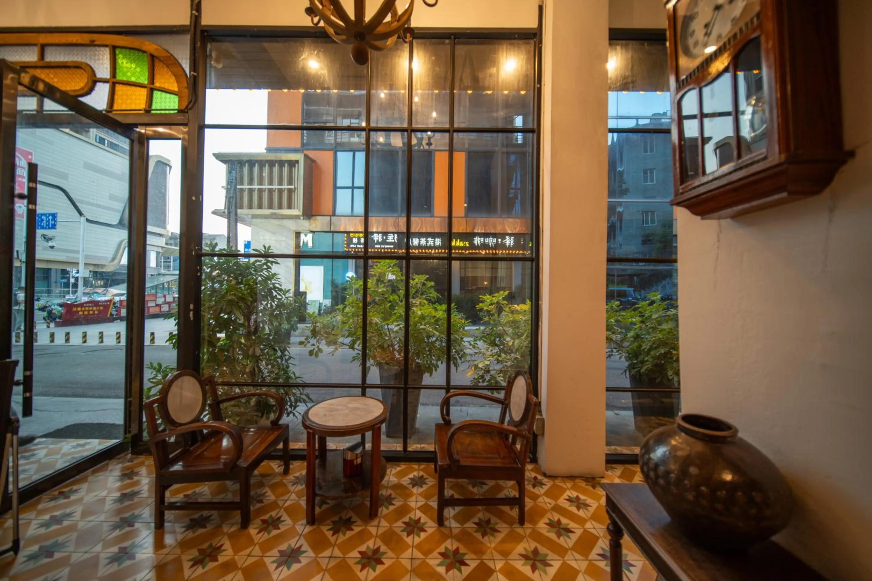 Seating area in Zhangjiajie Wangyi Inn