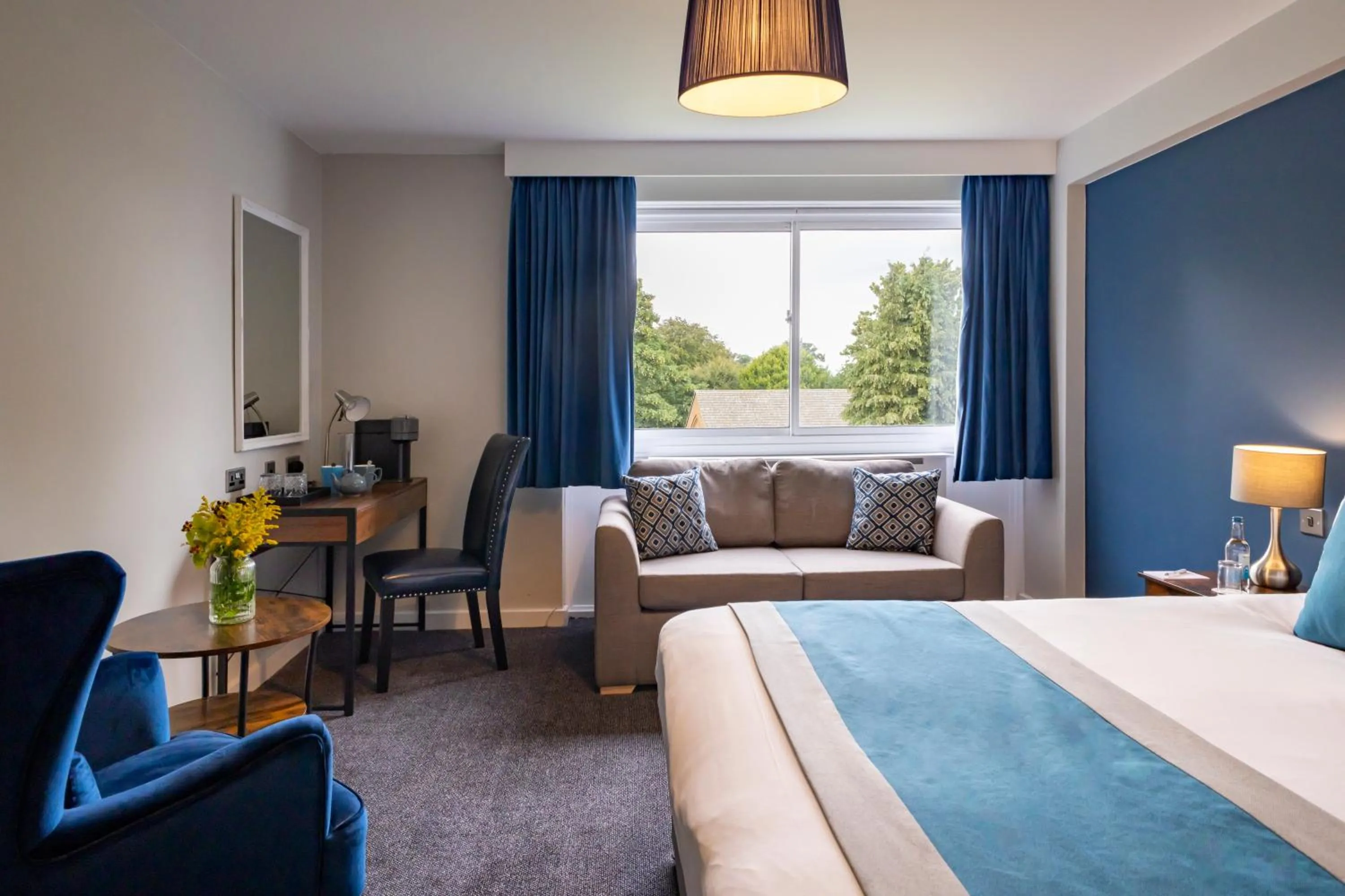 Bedroom, Bed in Whately Hall Hotel