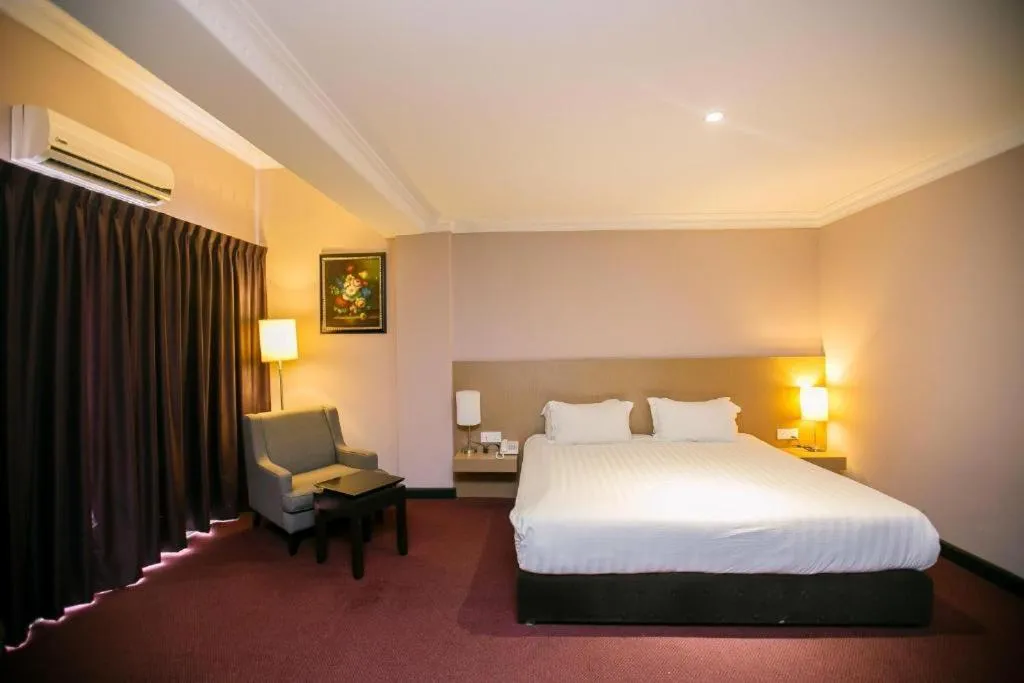 Bedroom, Bed in Merdeka Hotel Kluang